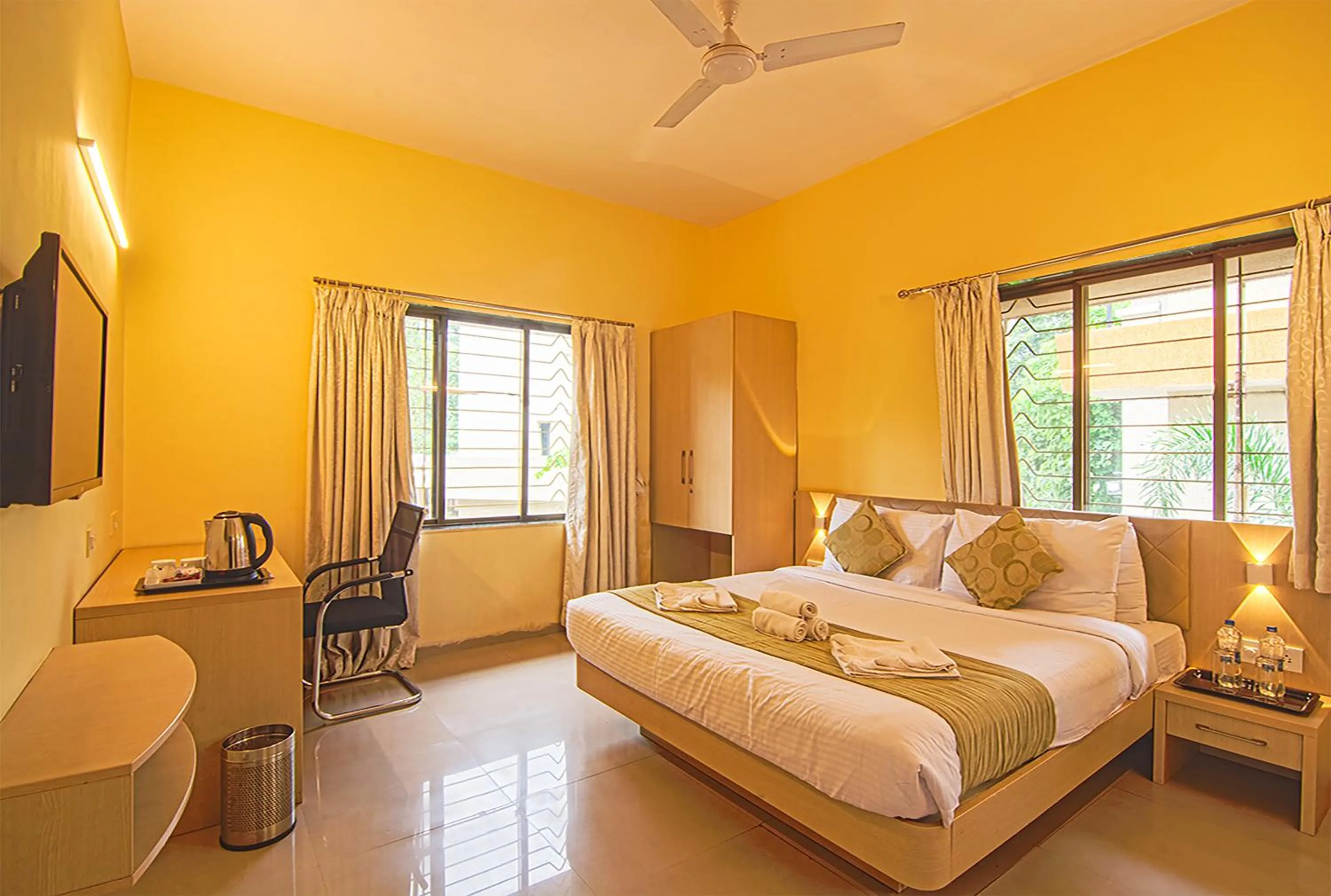 Photo of the whole room, Bed in Aron Resort Lonavala - Near Old Mumbai Pune Highway