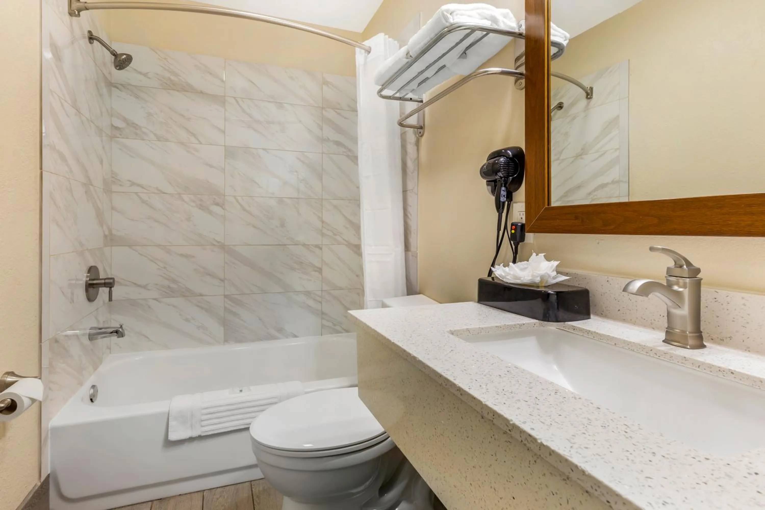 Quality Inn & Suites Spring Lake - Fayetteville near Fort Bragg