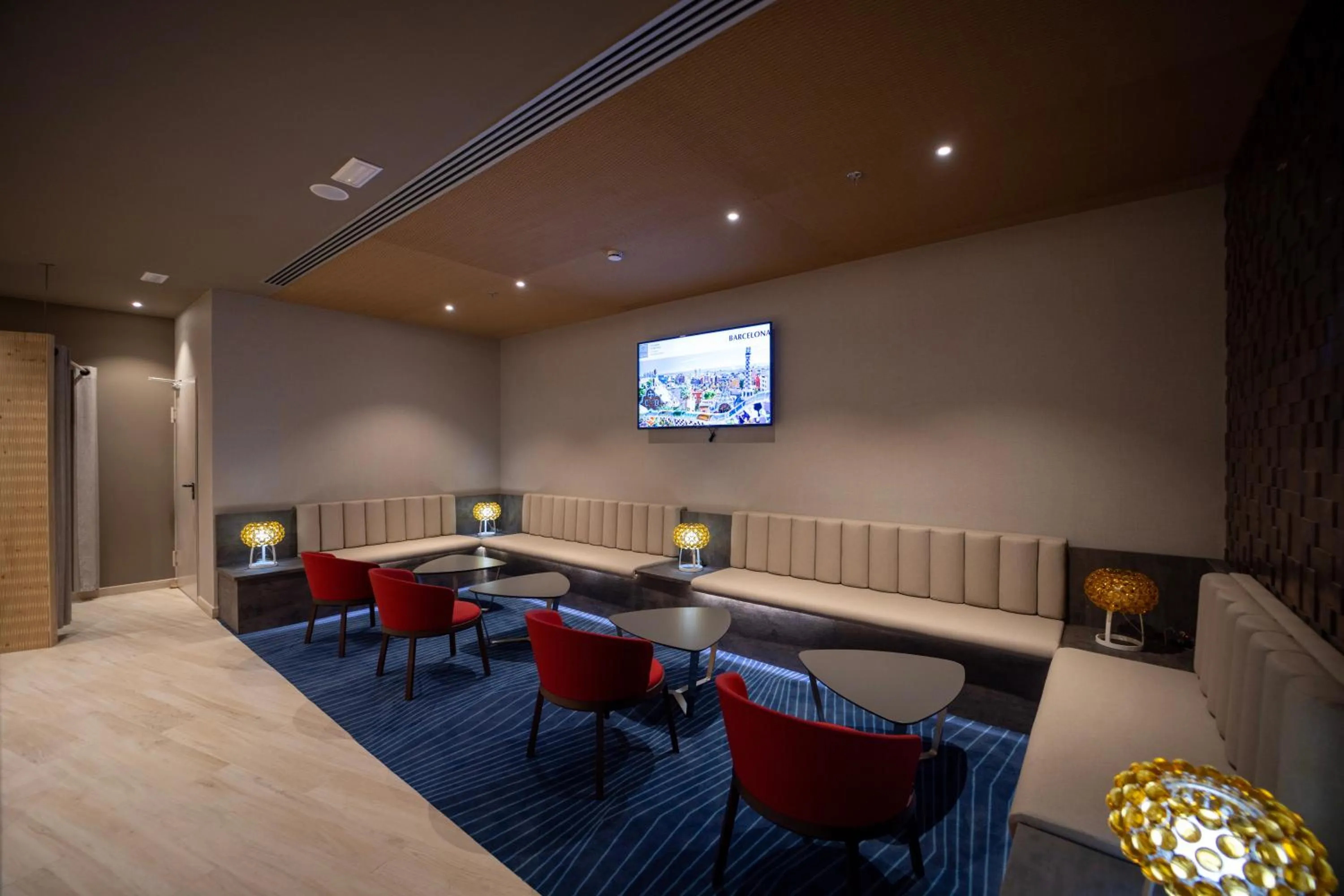 Lounge or bar in abba Sevilla