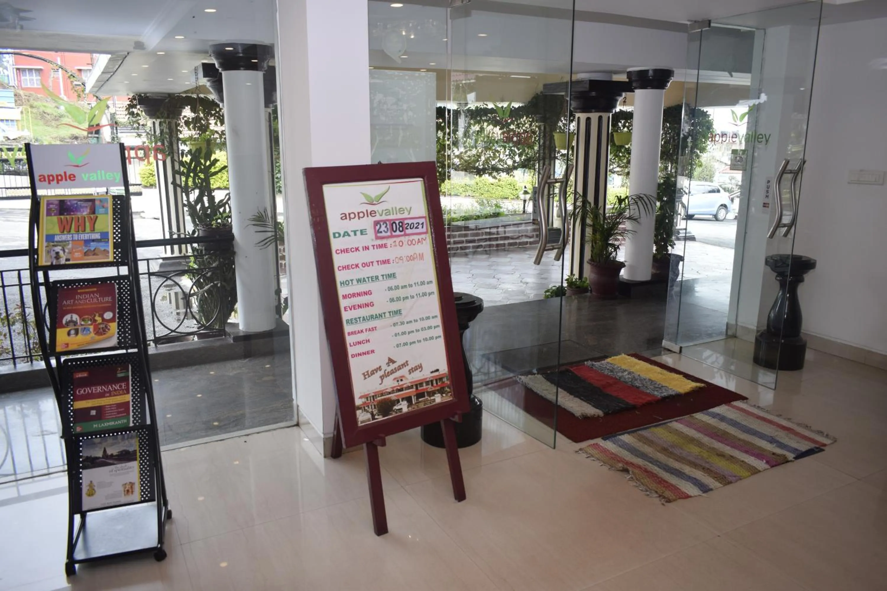 Facade/entrance in Hotel Apple Valley