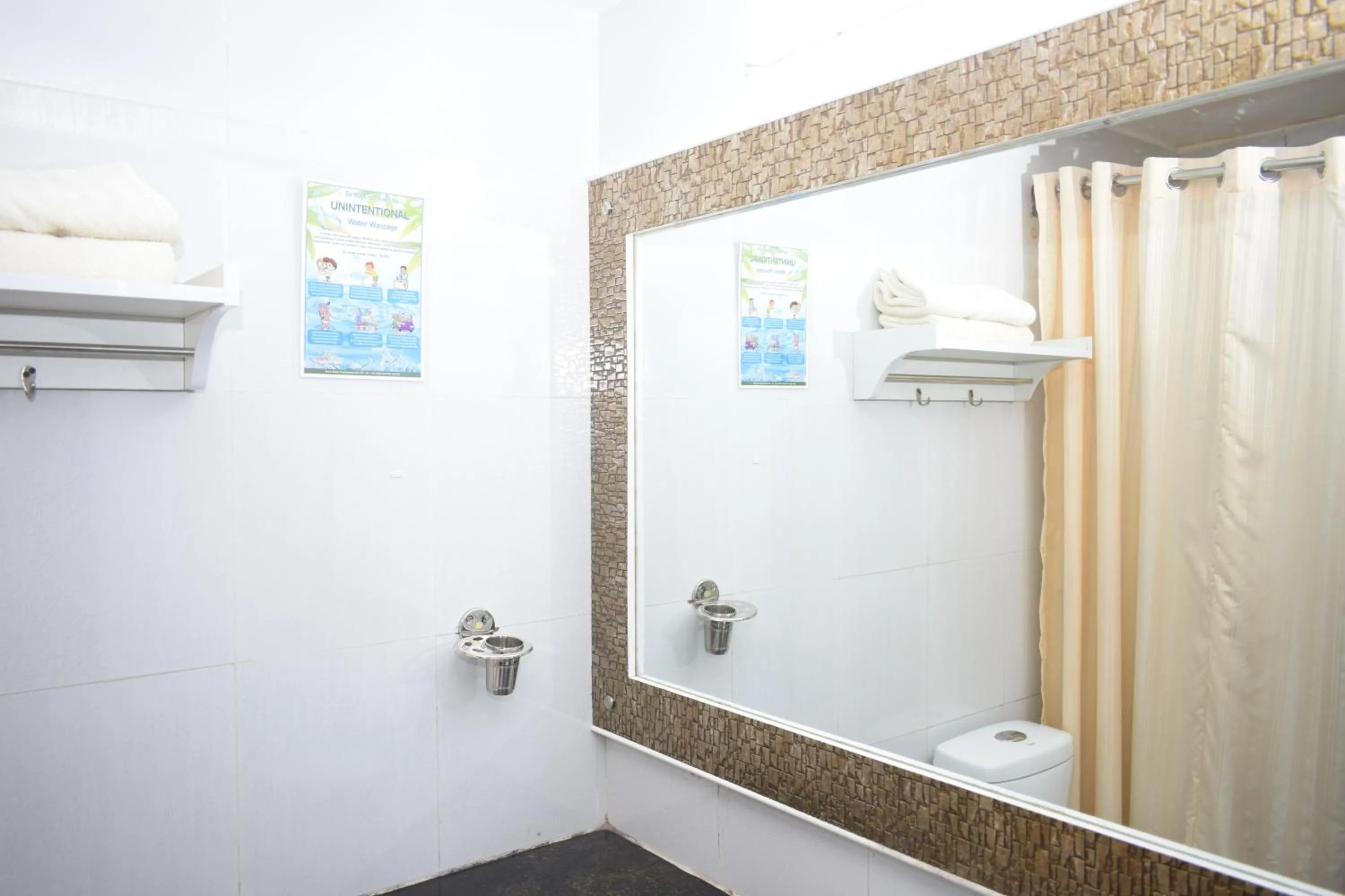 Bathroom in Hotel Apple Valley