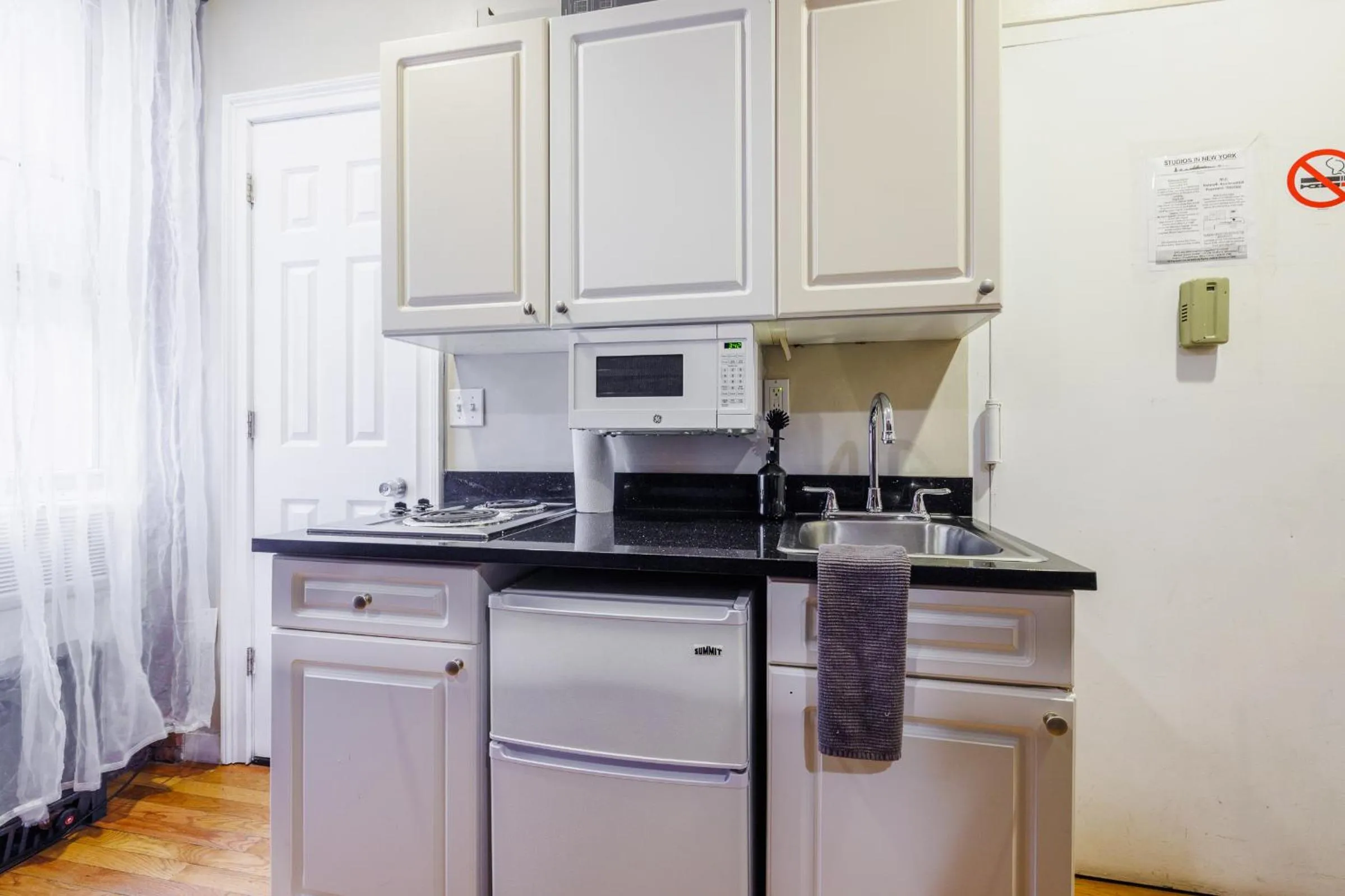 Kitchen or kitchenette in Studios in New York
