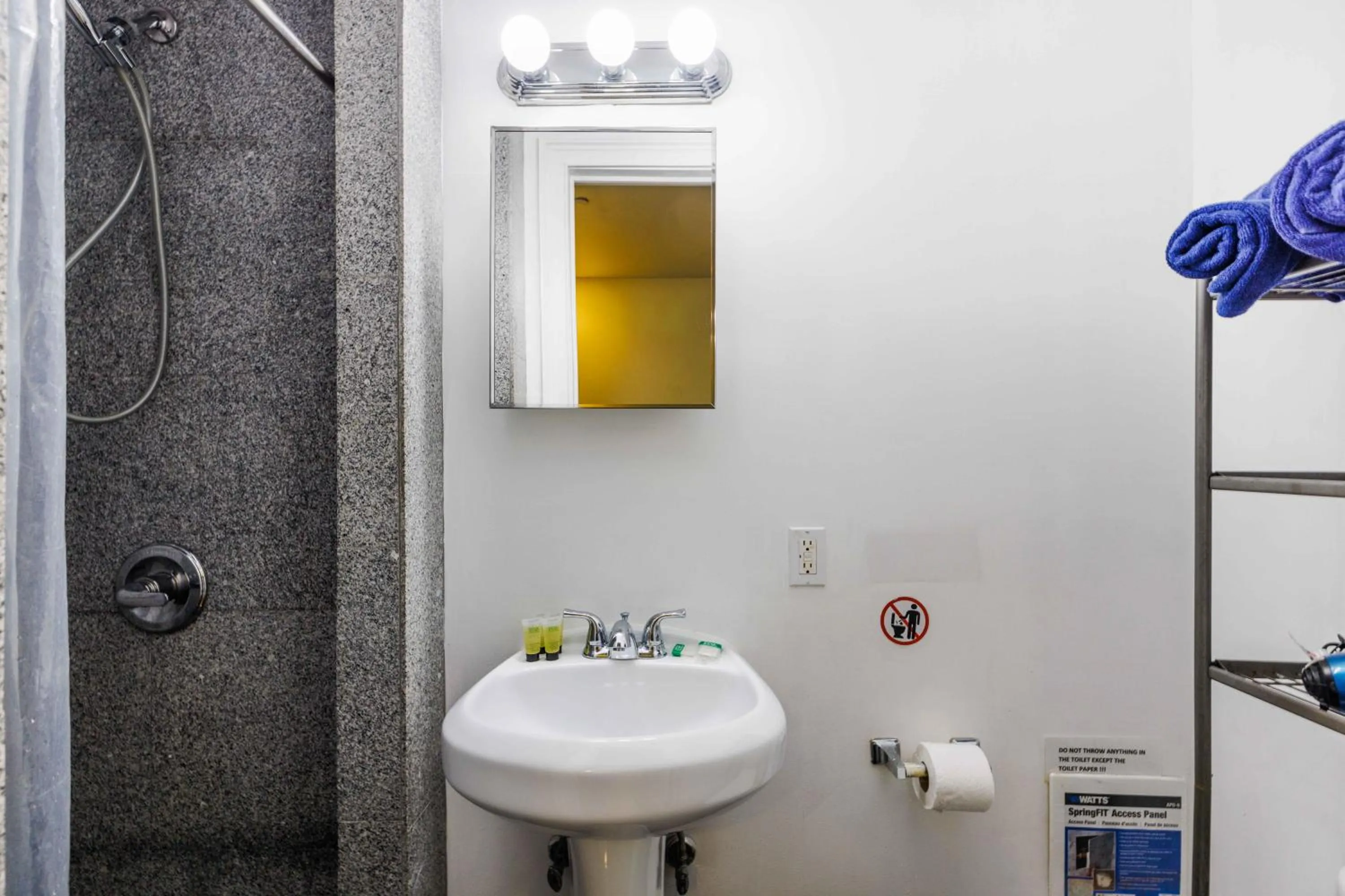 Shower in Studios in New York