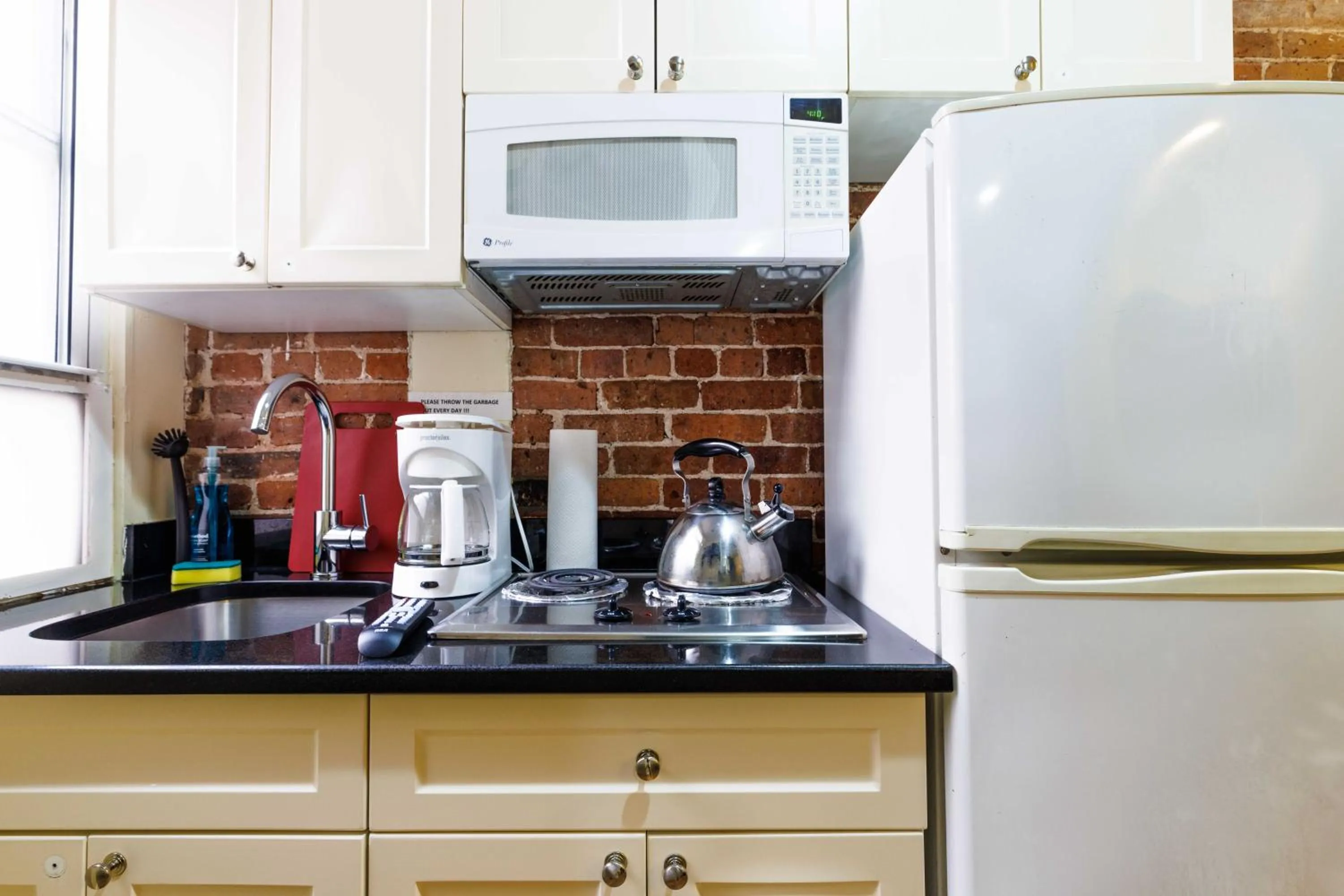 Kitchen or kitchenette in Studios in New York