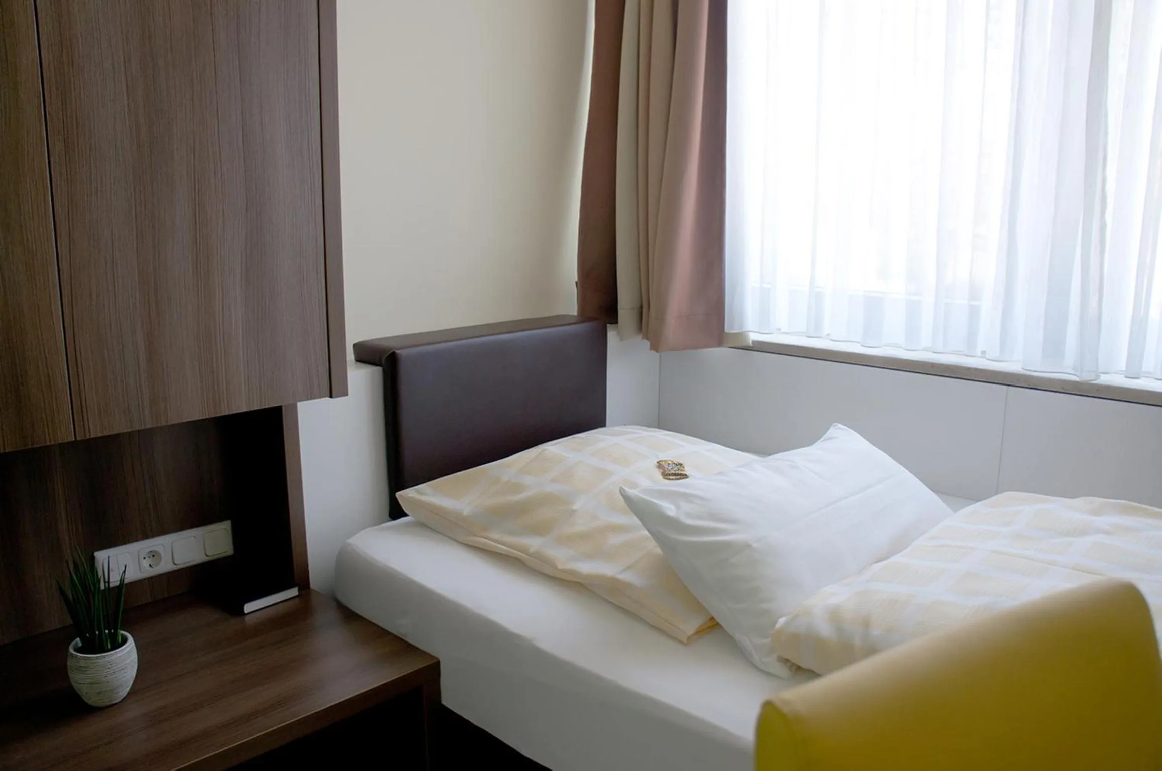 Bed in Hotel - Restaurant Kastanienhof Lauingen