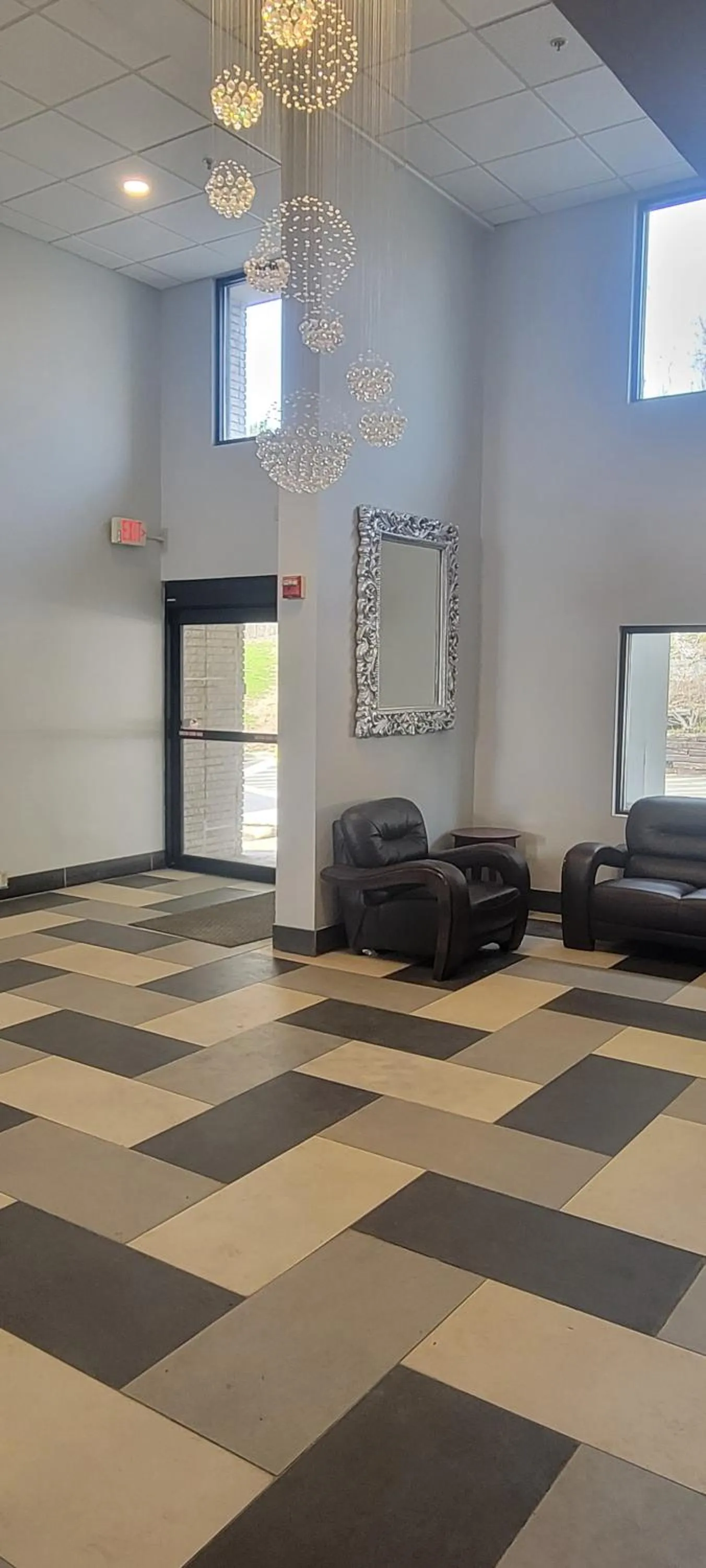 Lobby or reception in Royal Inn & Suites