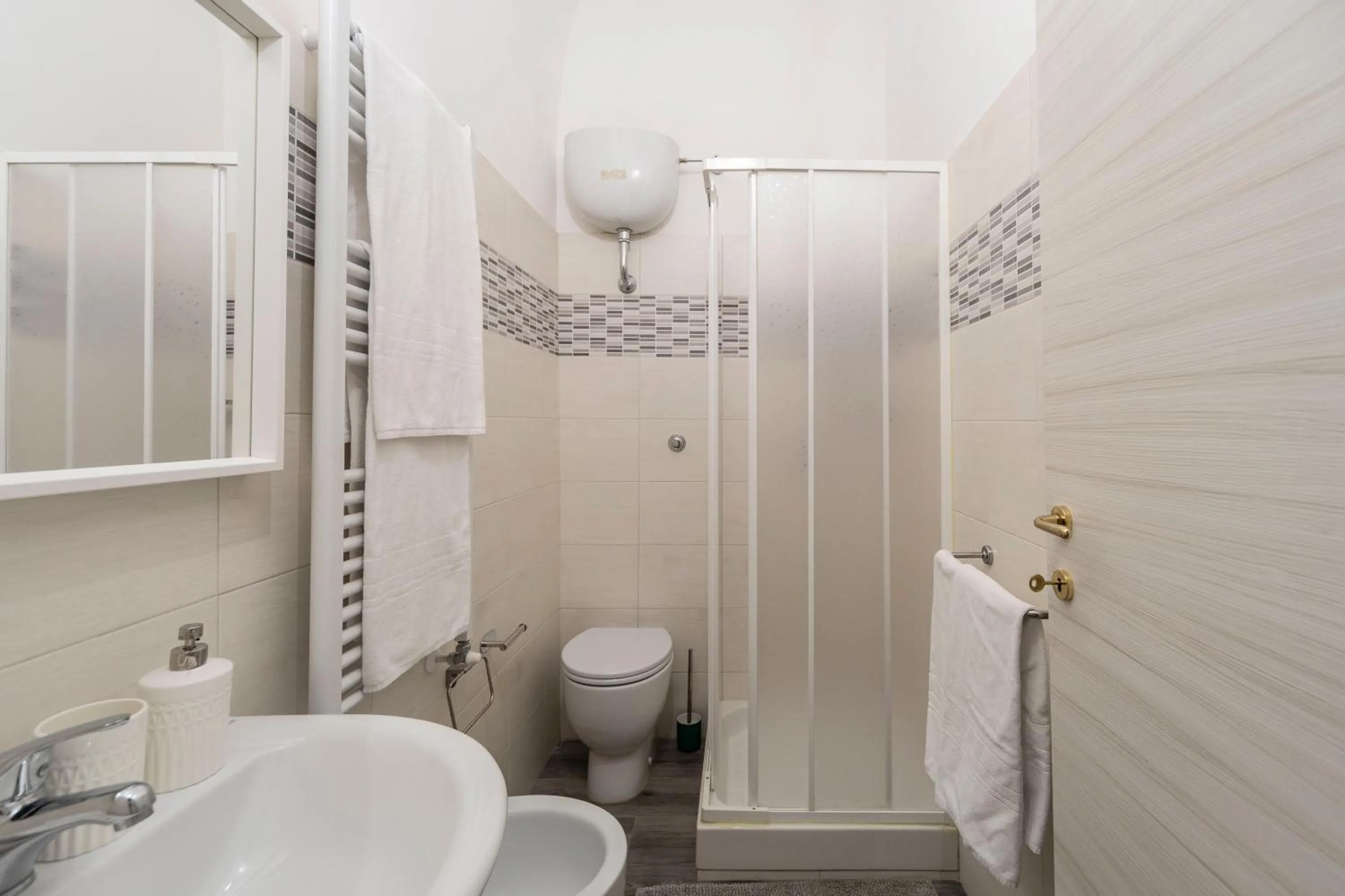 Shower in FLAT 07 - New Opening