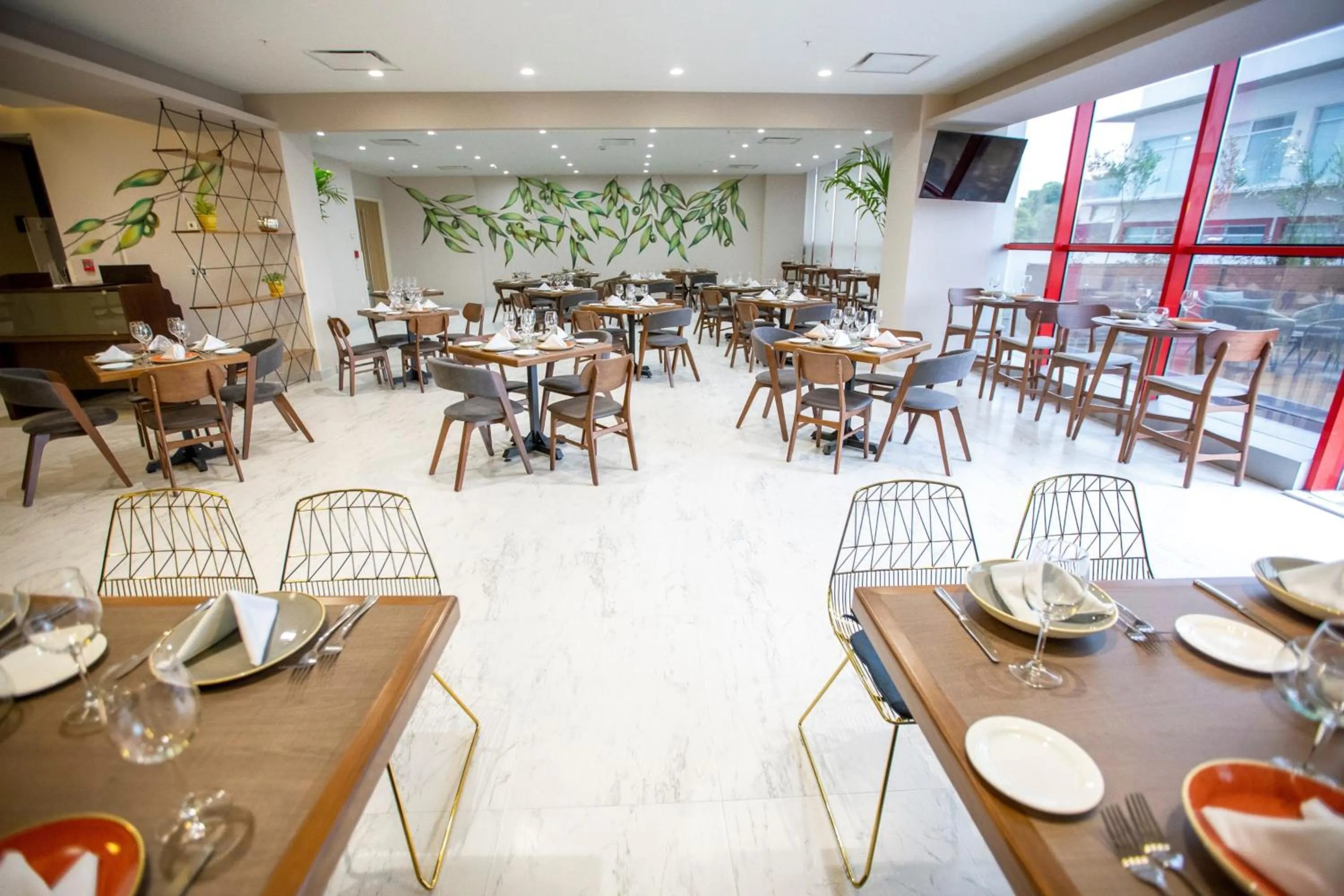 Restaurant/places to eat in Metria Hotel