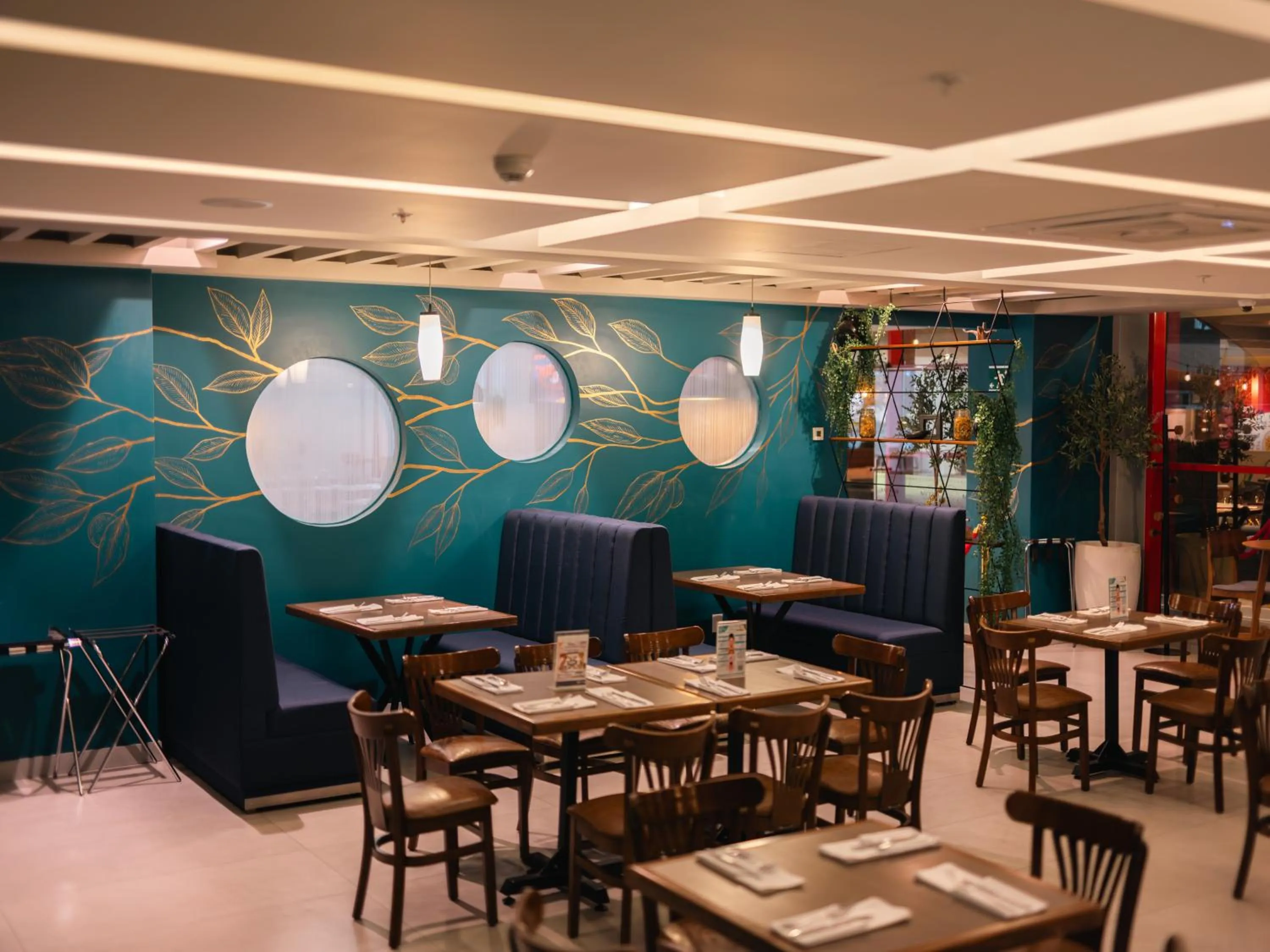 Restaurant/places to eat in Metria Hotel