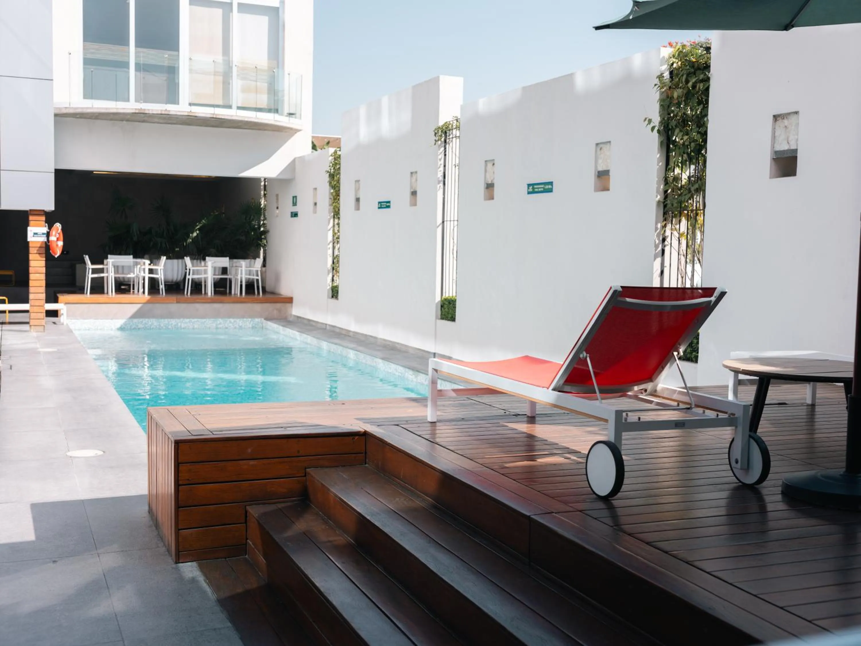 Swimming pool in Metria Hotel