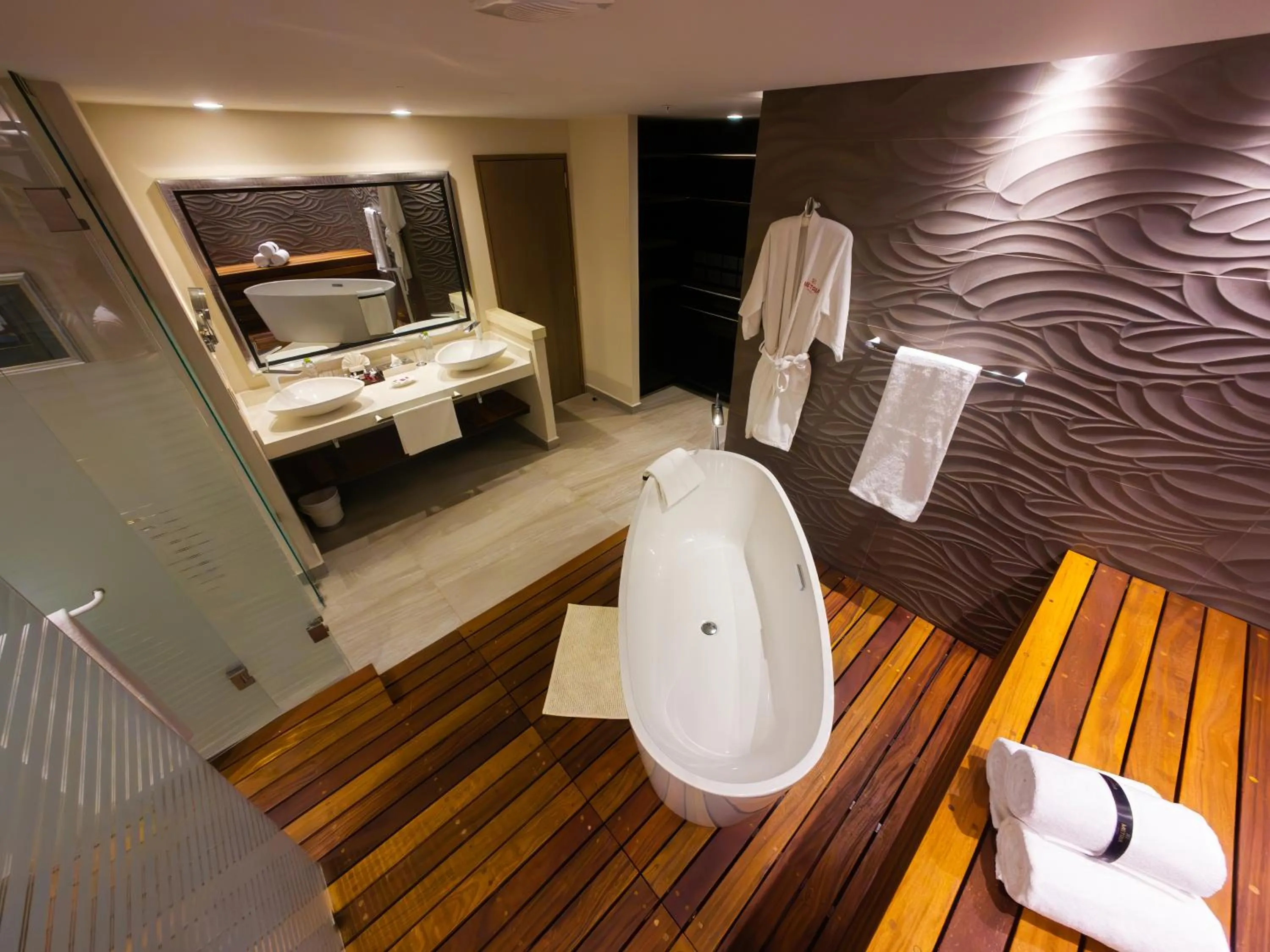 Shower in Metria Hotel