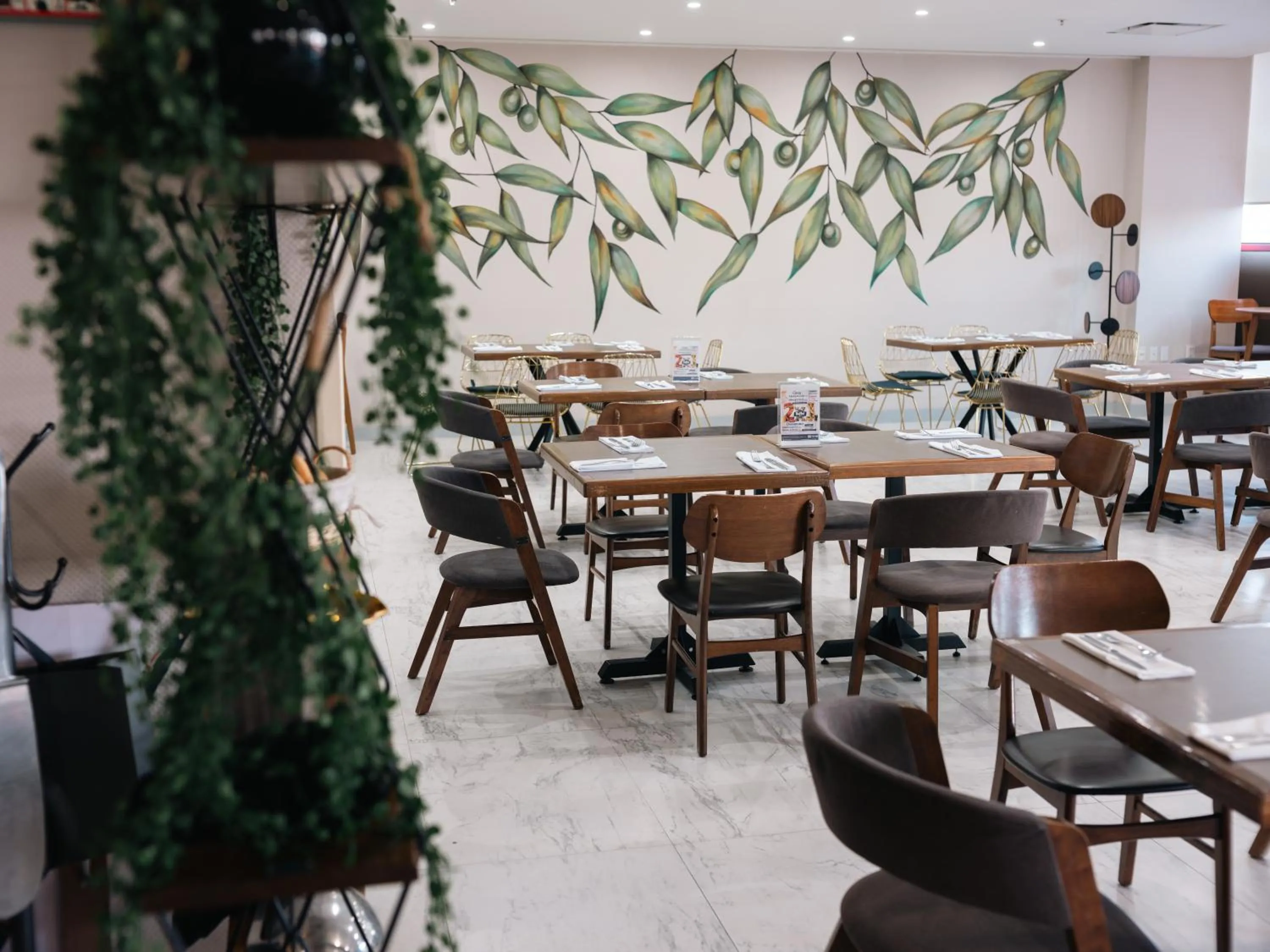 Restaurant/places to eat in Metria Hotel