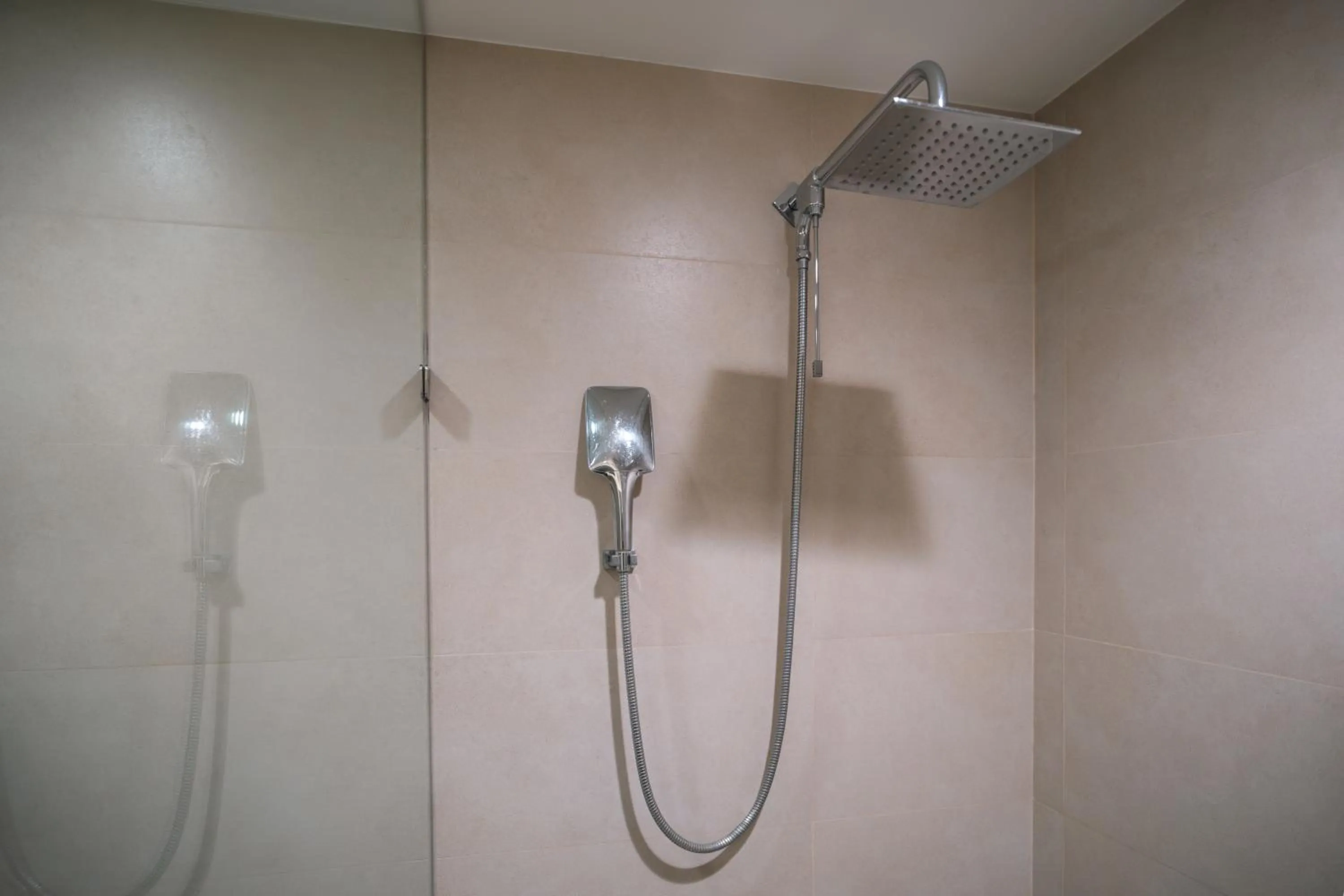 Shower in Metria Hotel