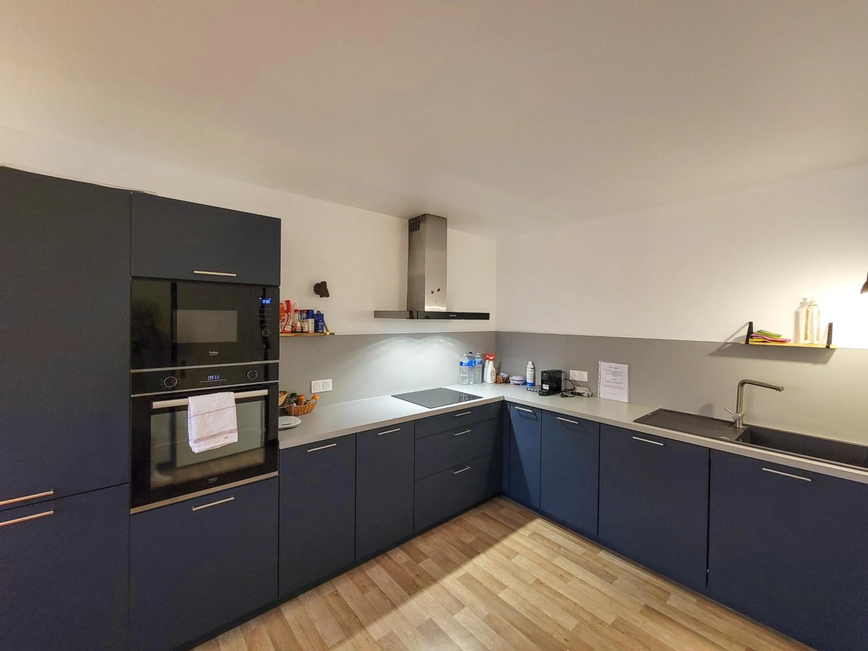 Kitchen or kitchenette in B&B HOTEL Rodez Bourran