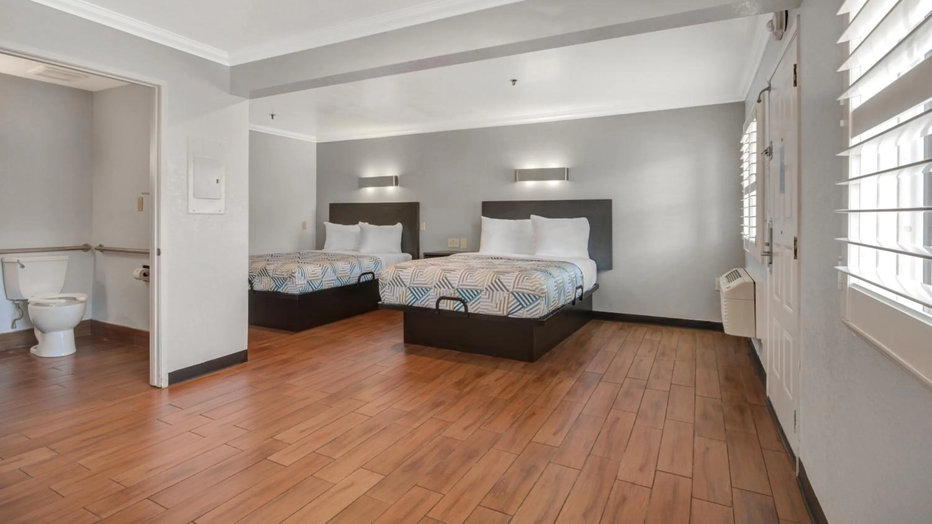 Bed in Studio 6 Ontario CA Convention Center Airport