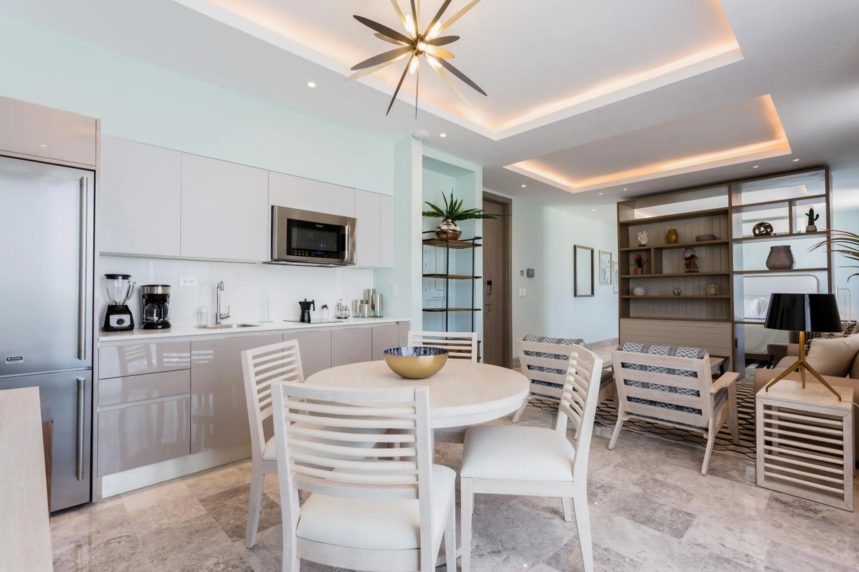 ll Lago at Juanillo Beach