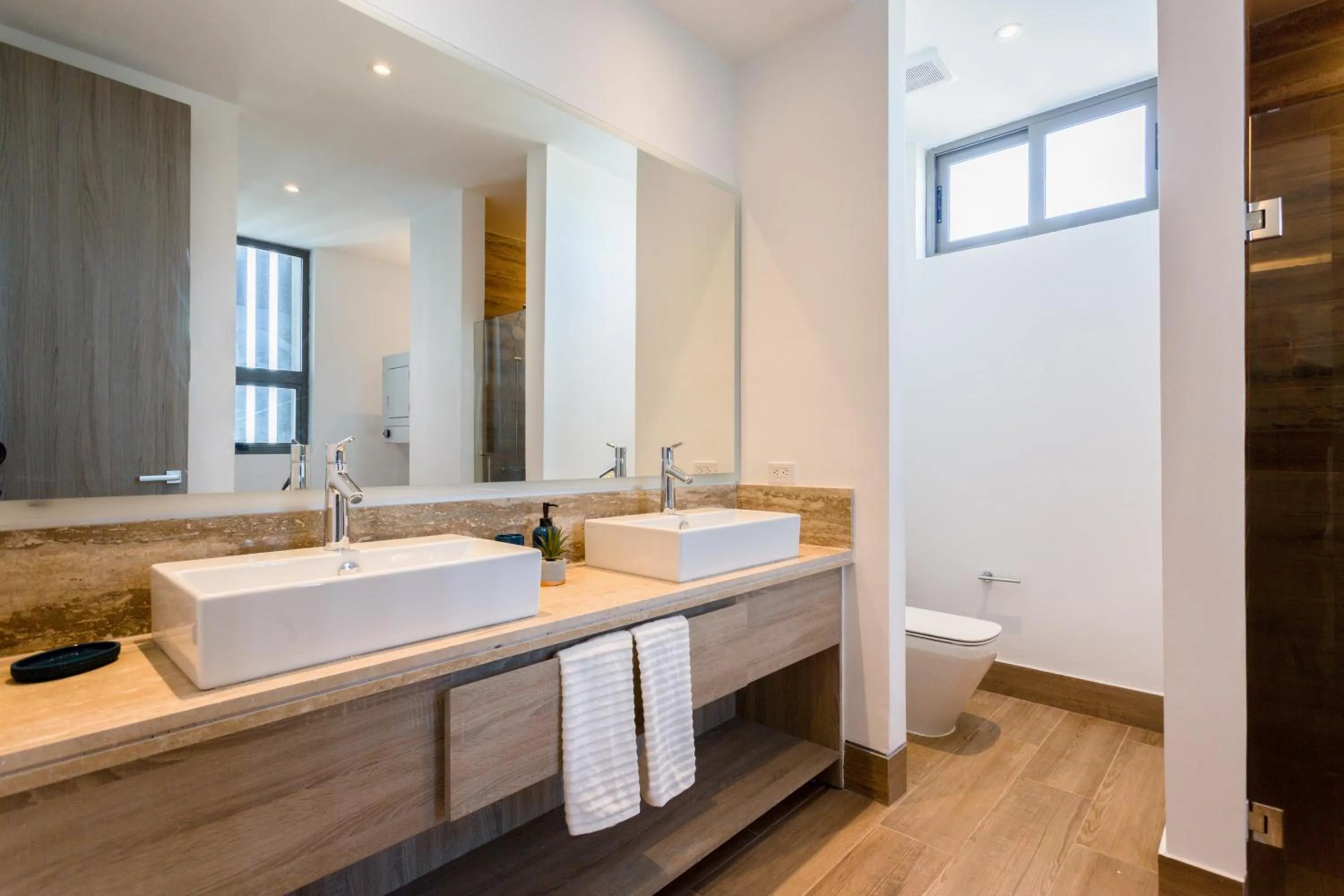 ll Lago at Juanillo Beach