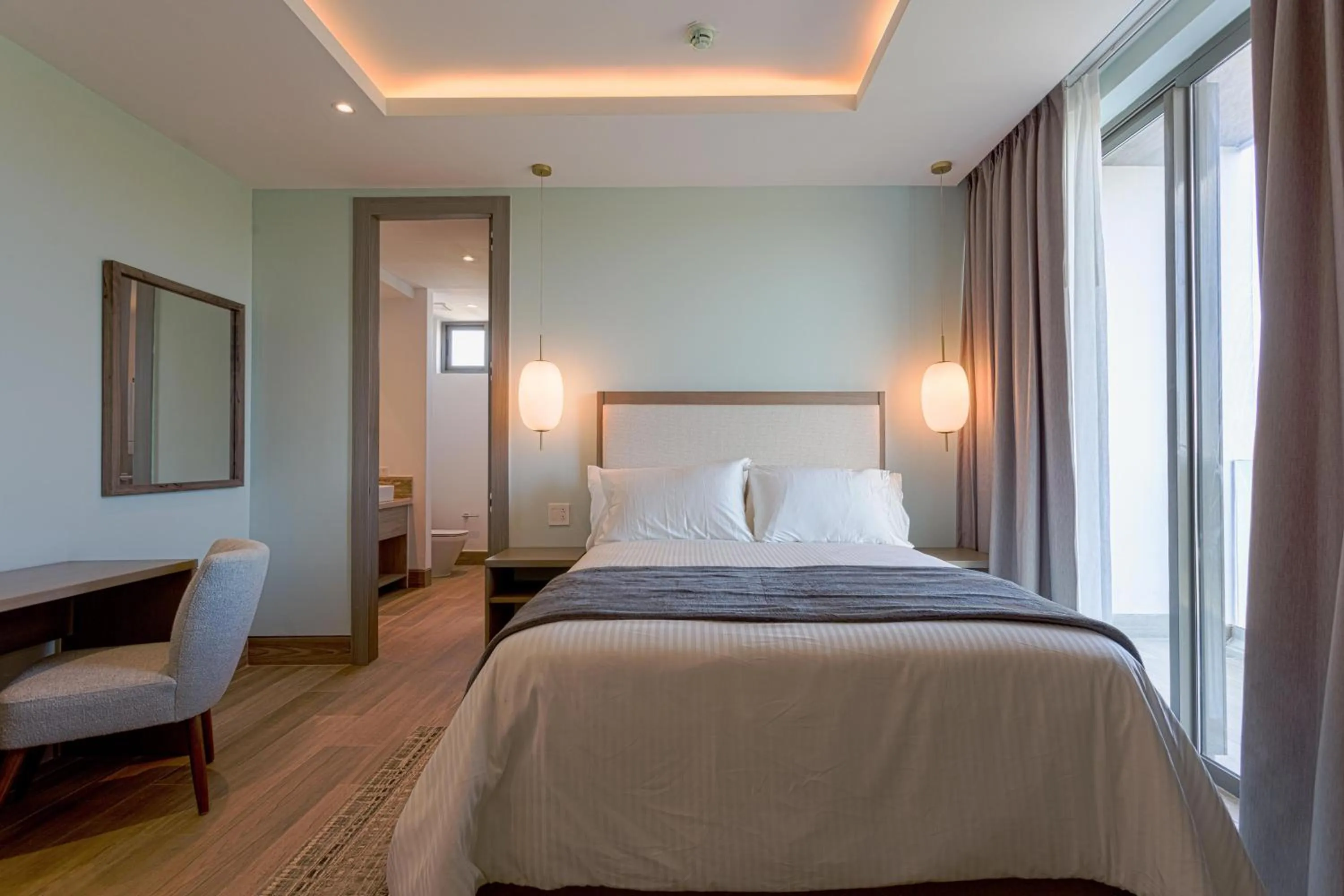 ll Lago at Juanillo Beach