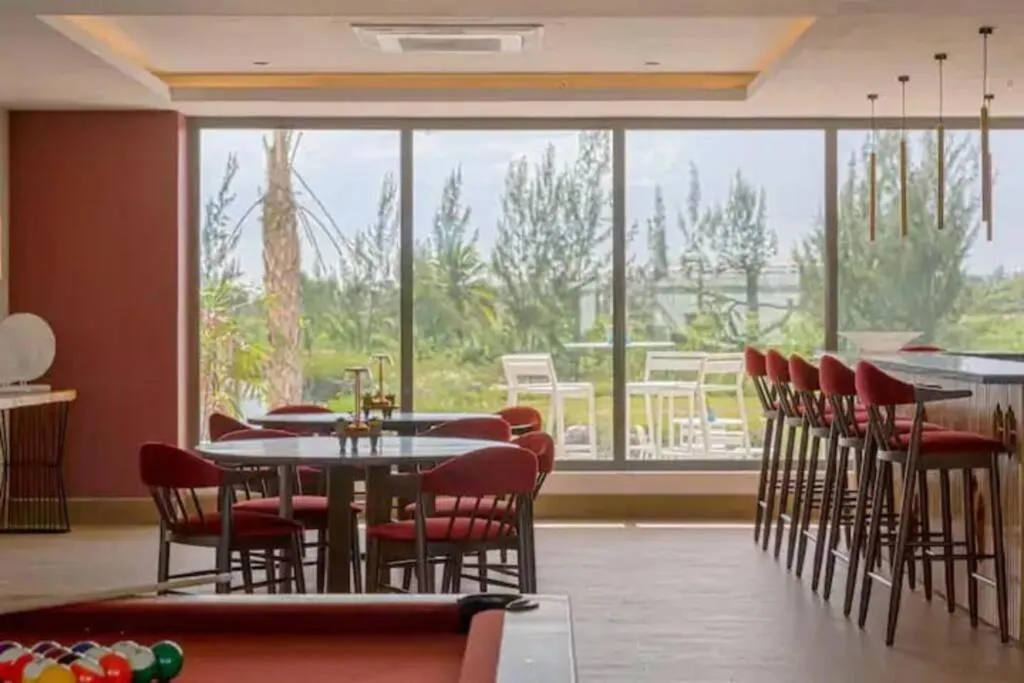 ll Lago at Juanillo Beach