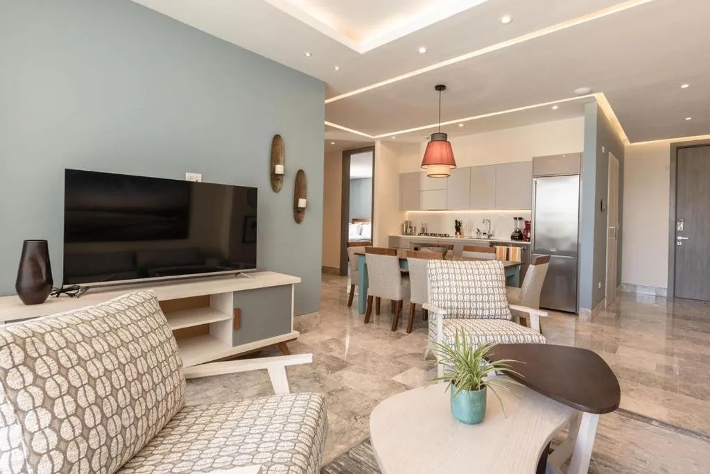 ll Lago at Juanillo Beach