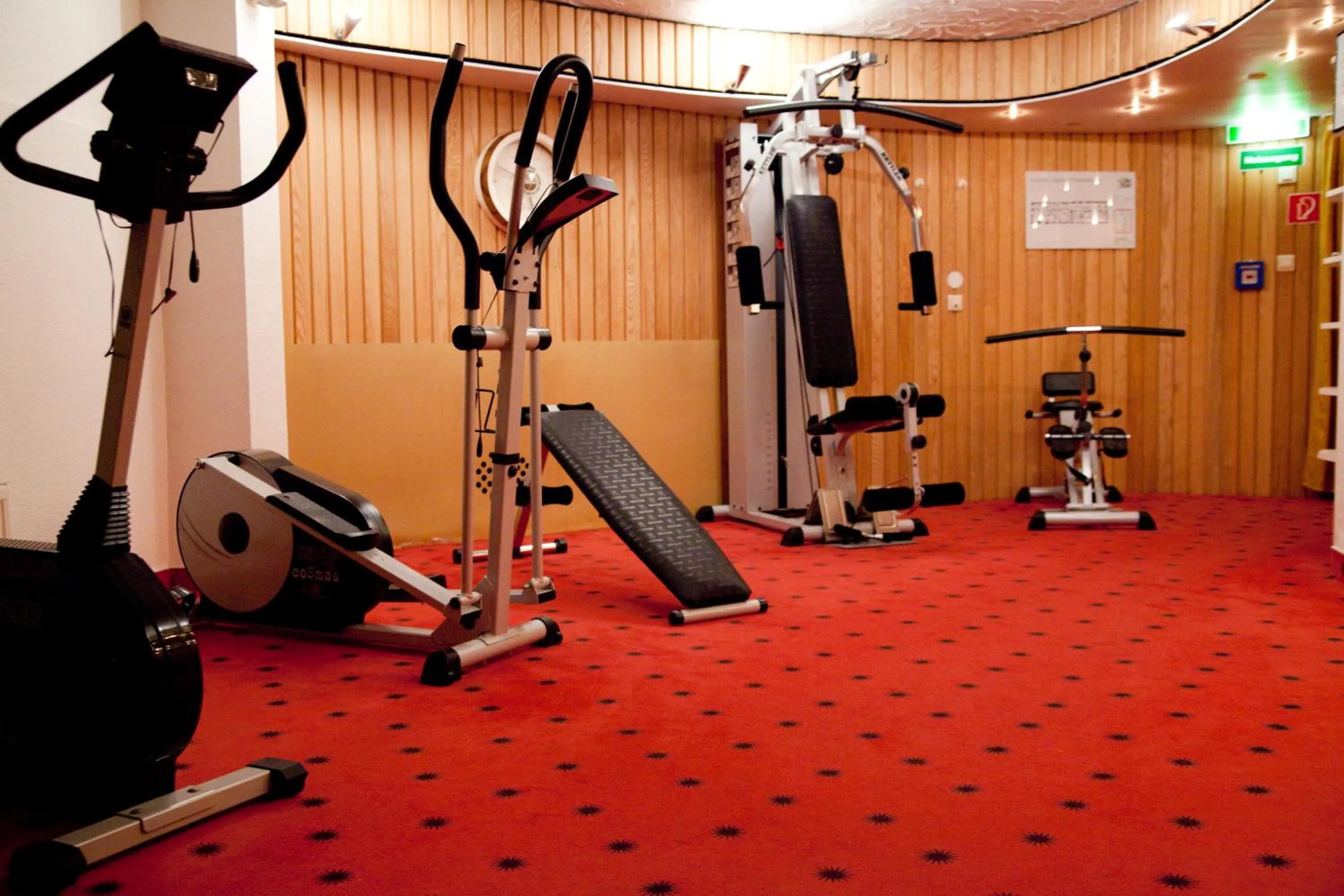 Fitness centre/facilities in City Hotel