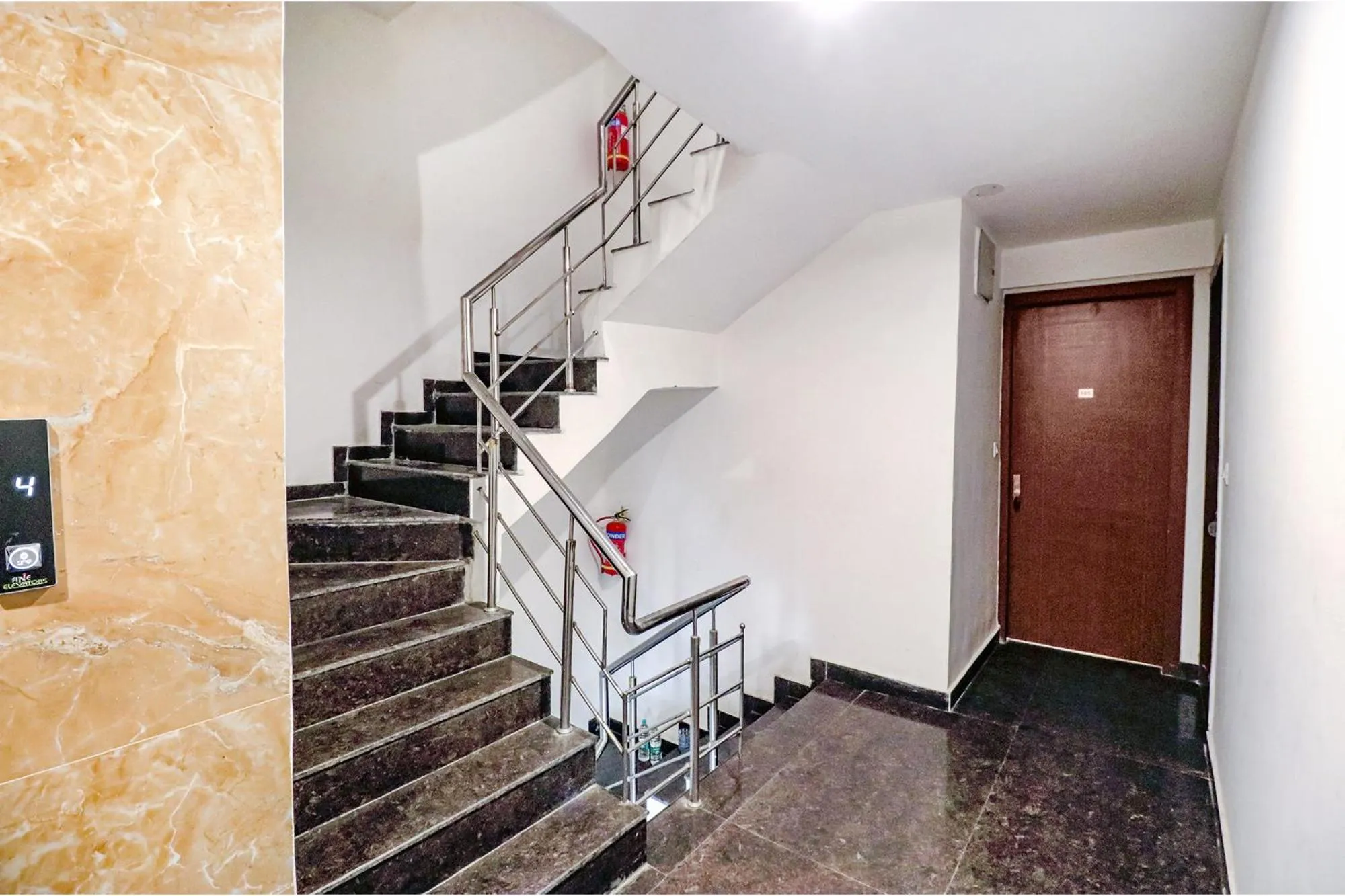 Lobby or reception in FabHotel Lime Tree Near Yashobhoomi Convention Centre