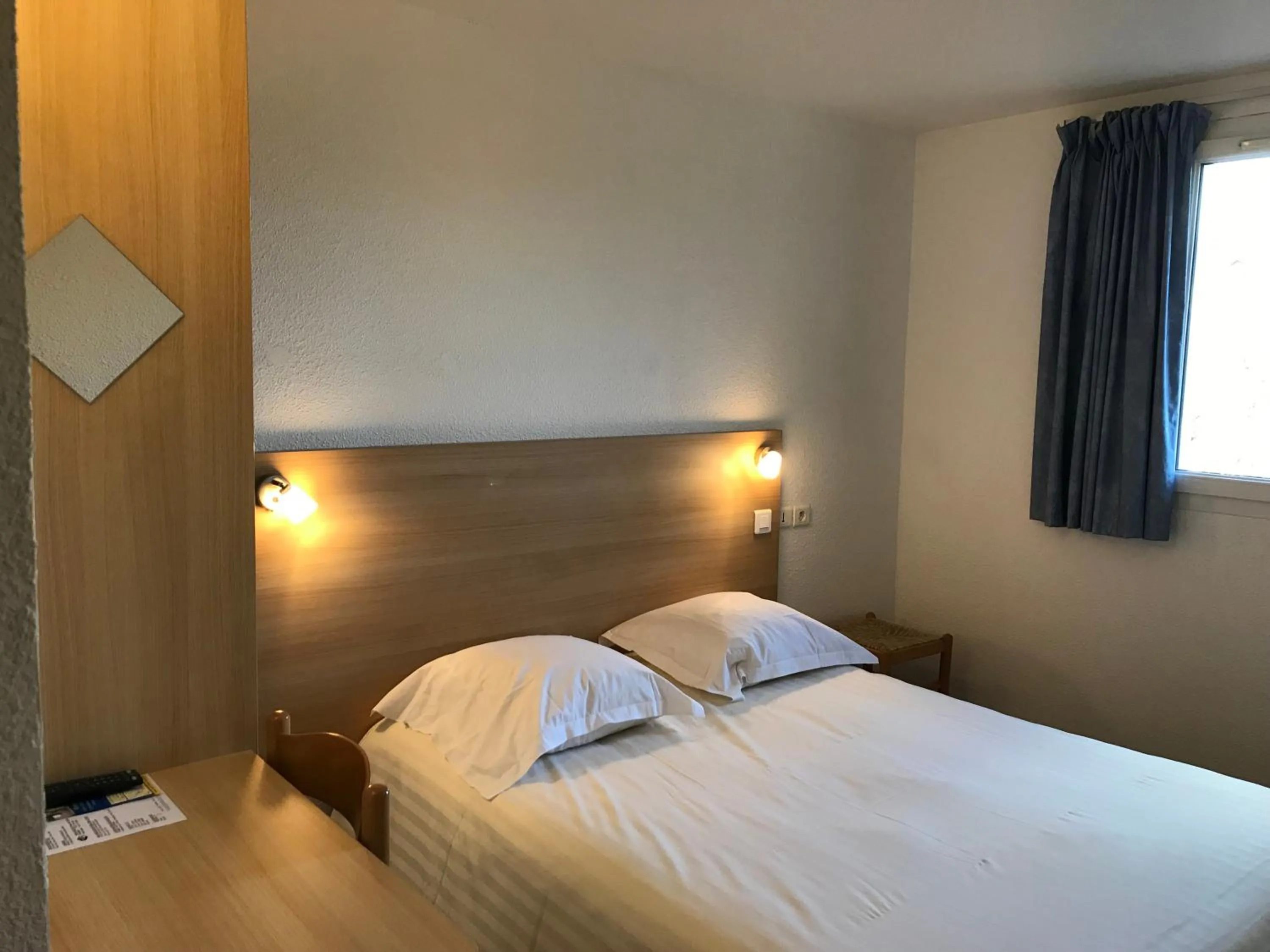 Photo of the whole room, Bed in Brit Hotel Essentiel Deltour Mende