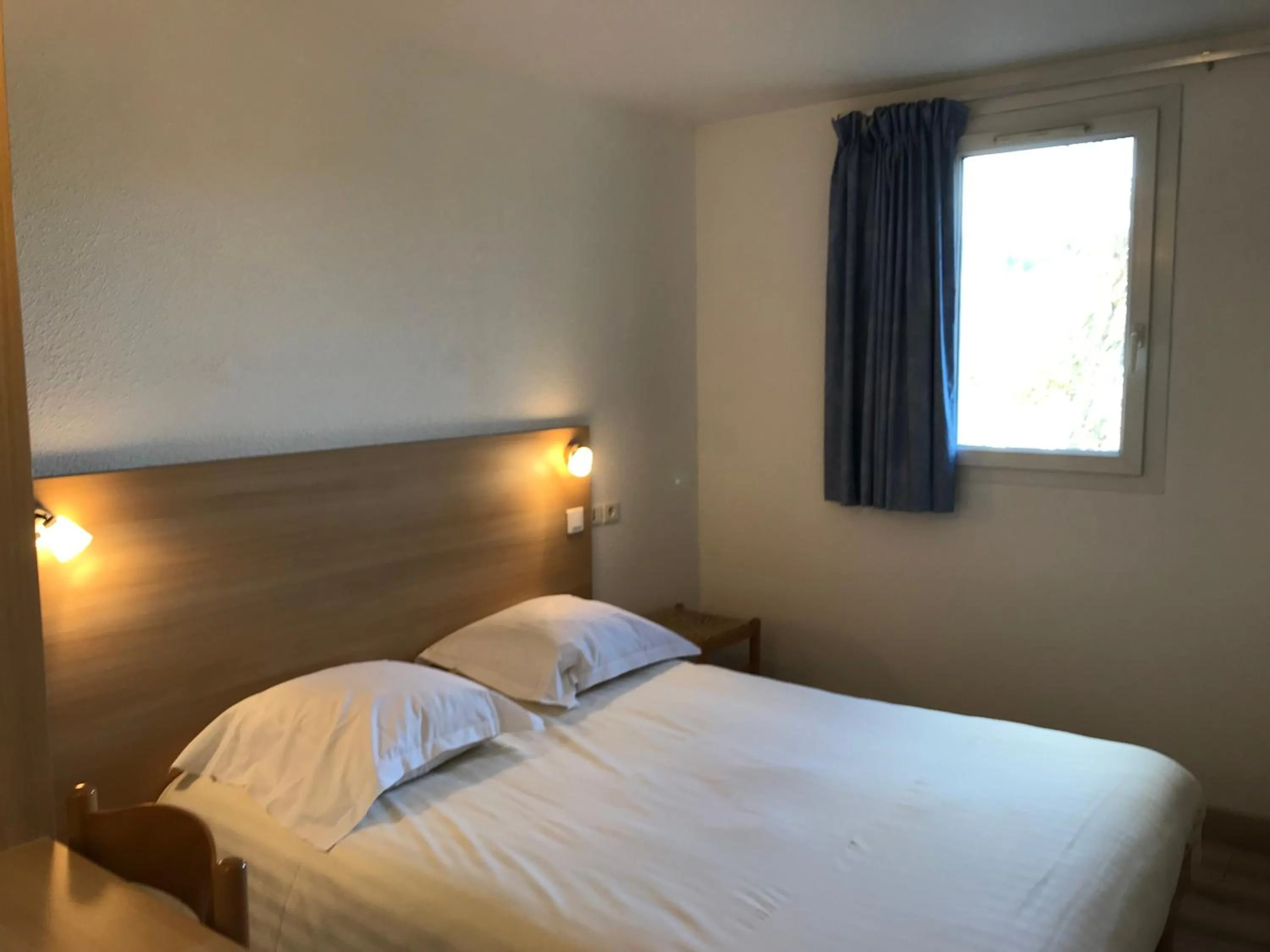 Bedroom, Bed in Brit Hotel Essentiel Deltour Mende