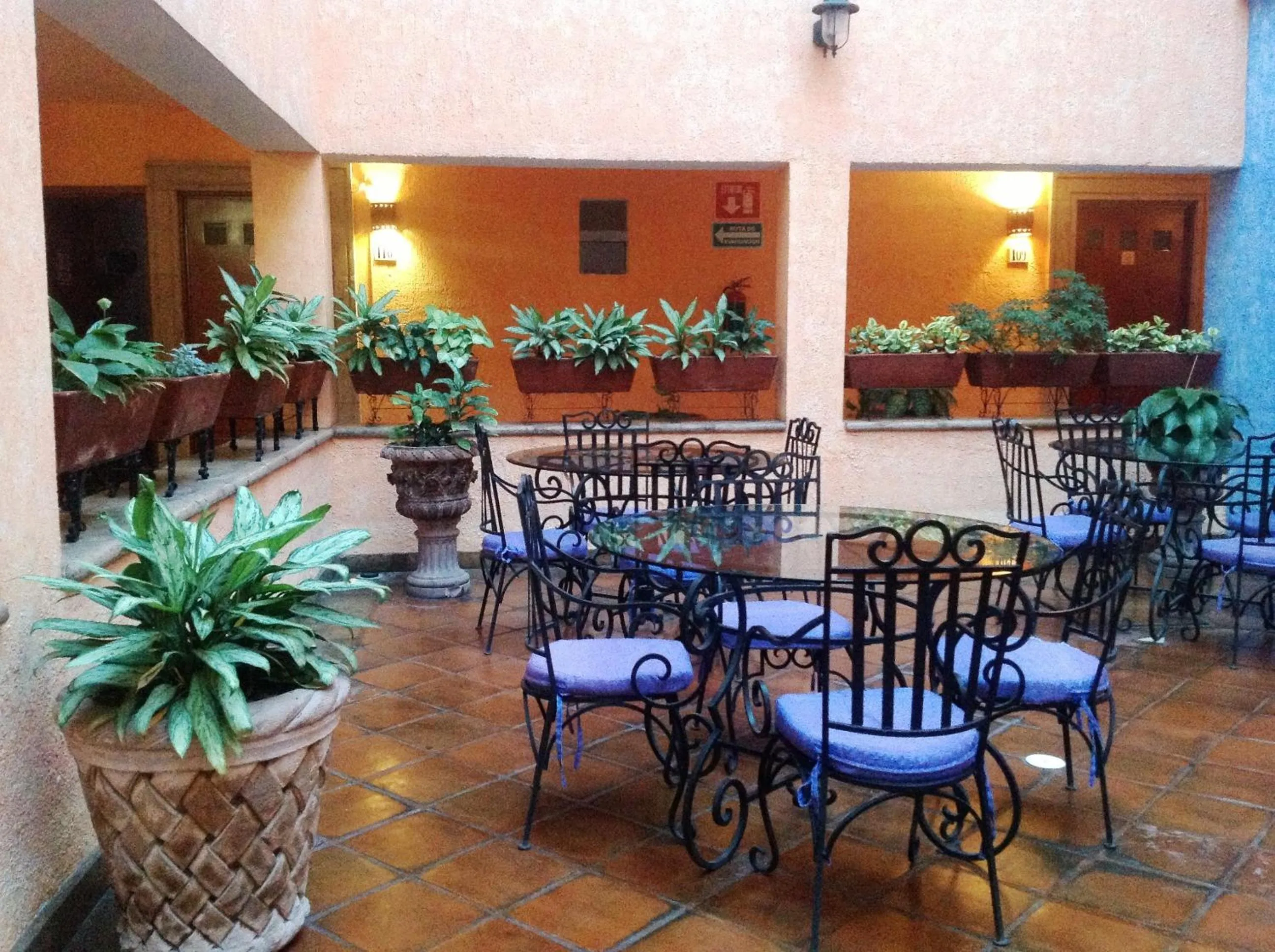 Restaurant/places to eat in Hotel La Rienda Mision Tequillan