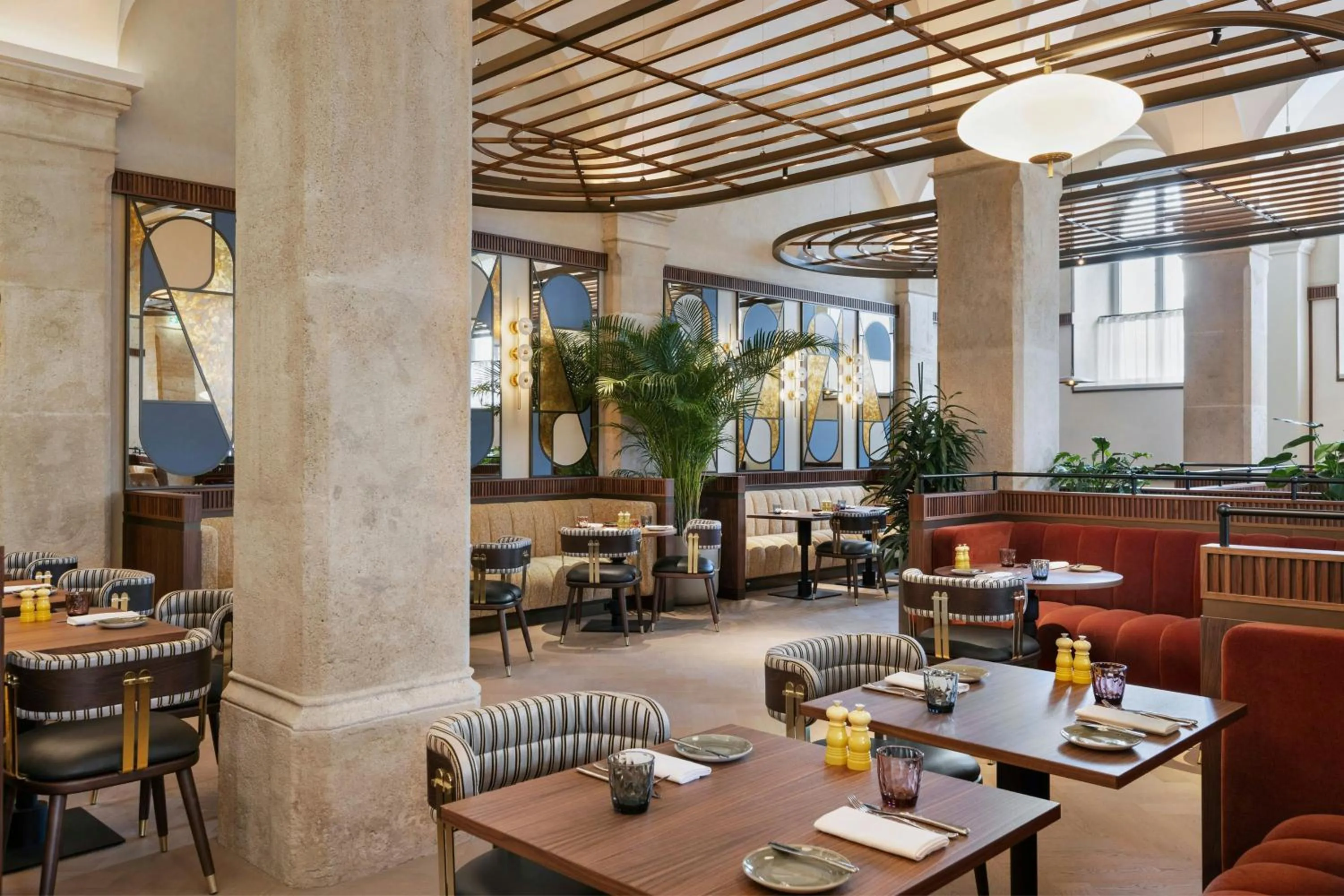 Restaurant/places to eat in Imperial Riding School, Autograph Collection