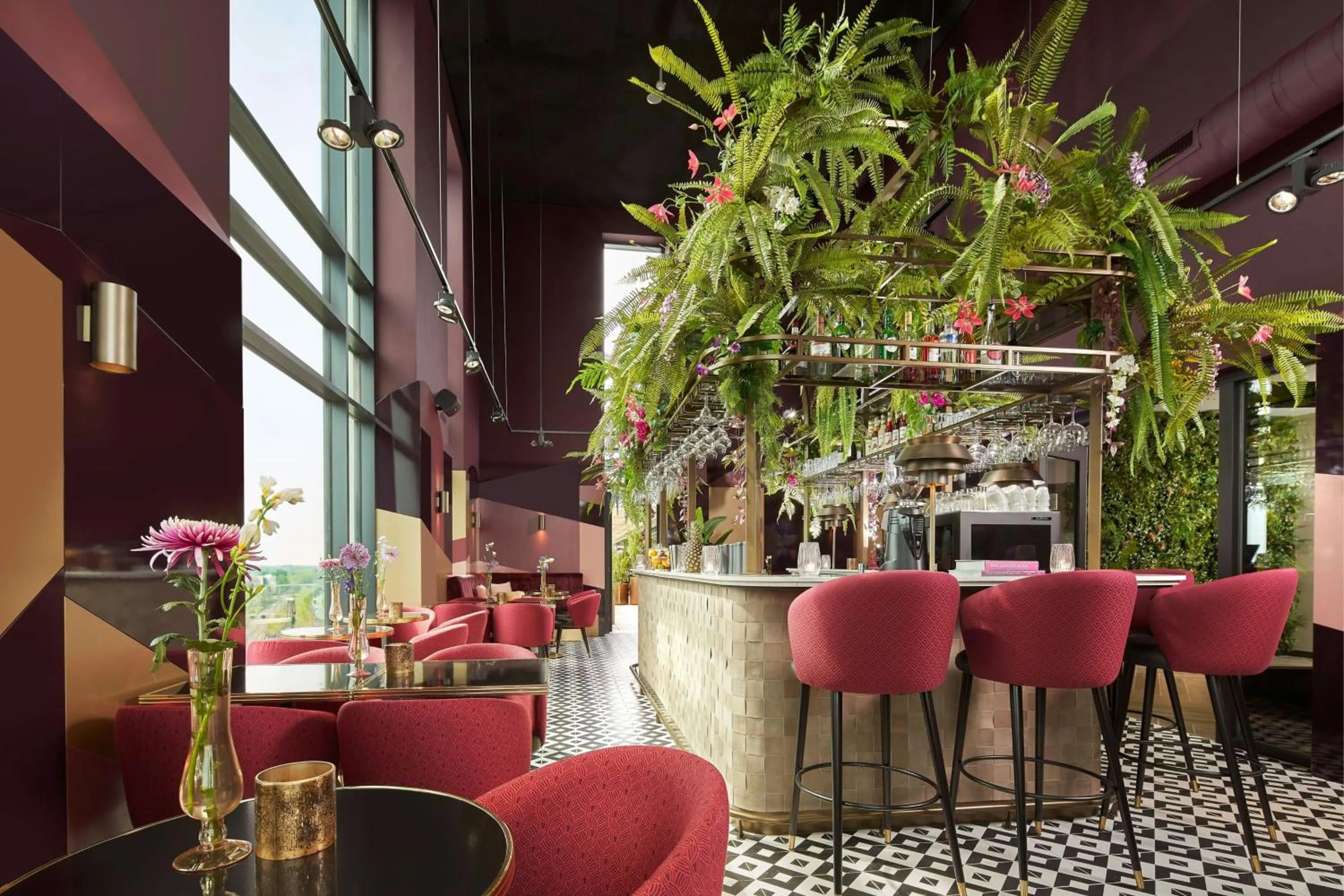 Lounge or bar in The Den, 's-Hertogenbosch, a Tribute Portfolio Hotel