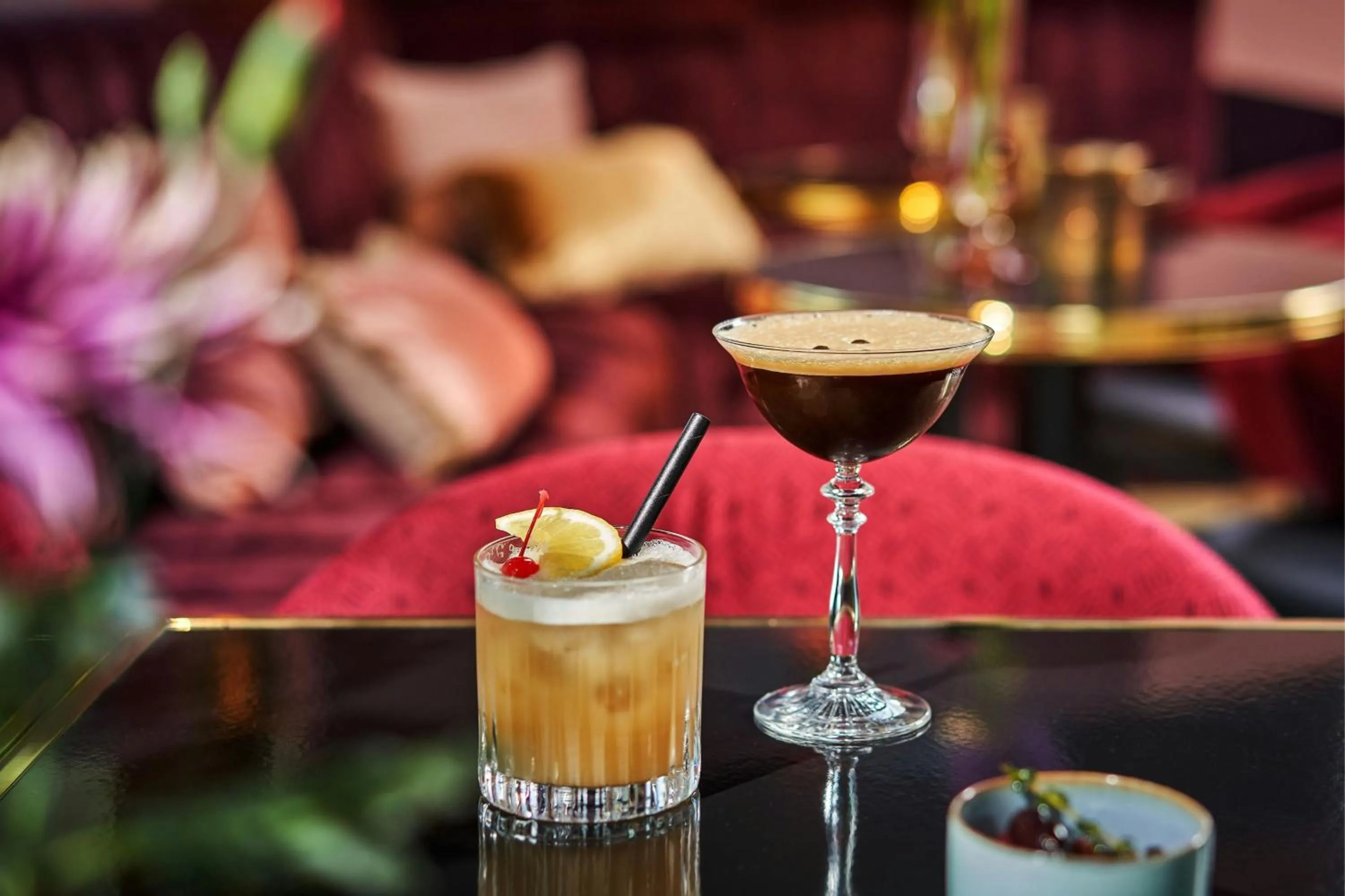 Lounge or bar in The Den, 's-Hertogenbosch, a Tribute Portfolio Hotel