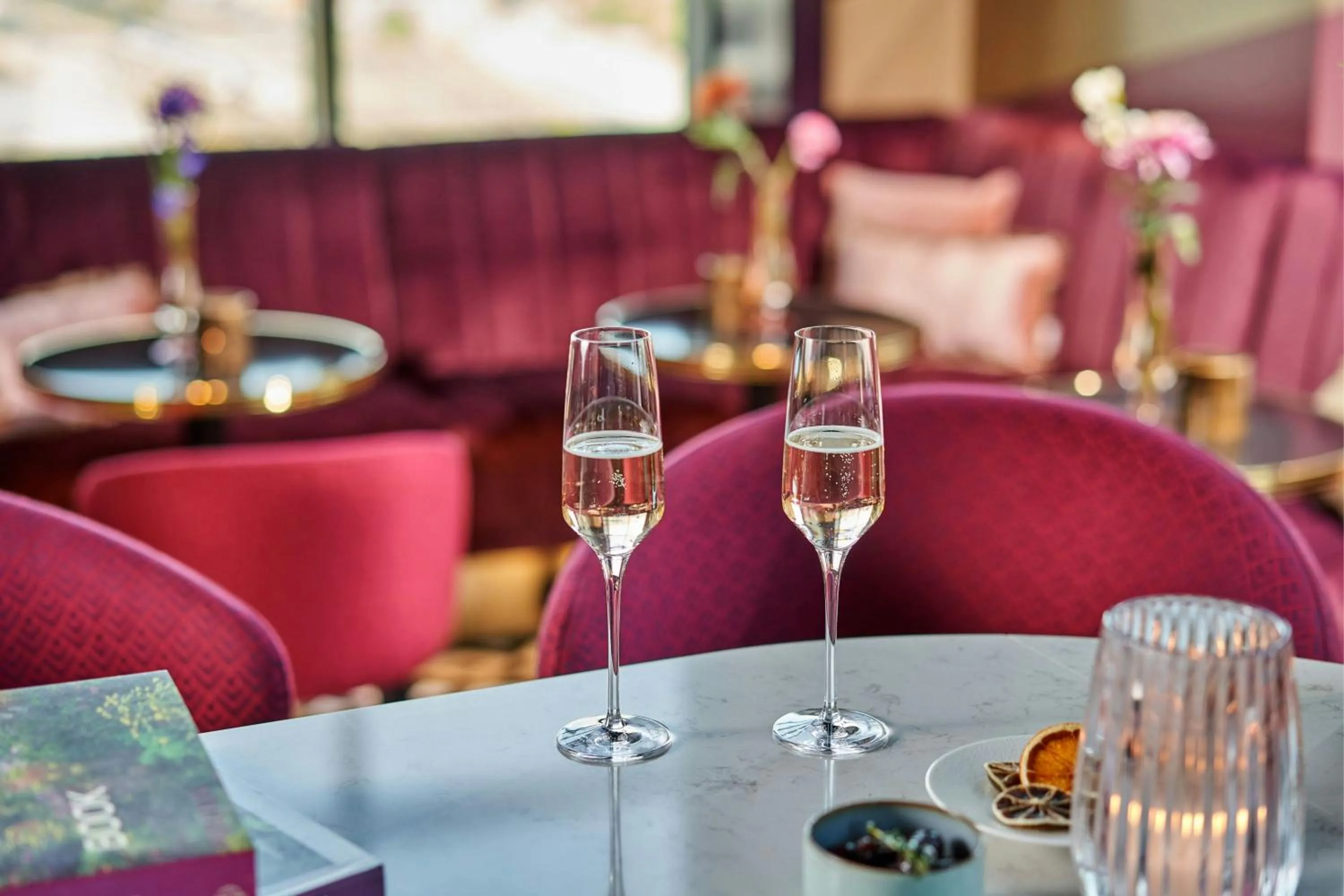 Lounge or bar in The Den, 's-Hertogenbosch, a Tribute Portfolio Hotel