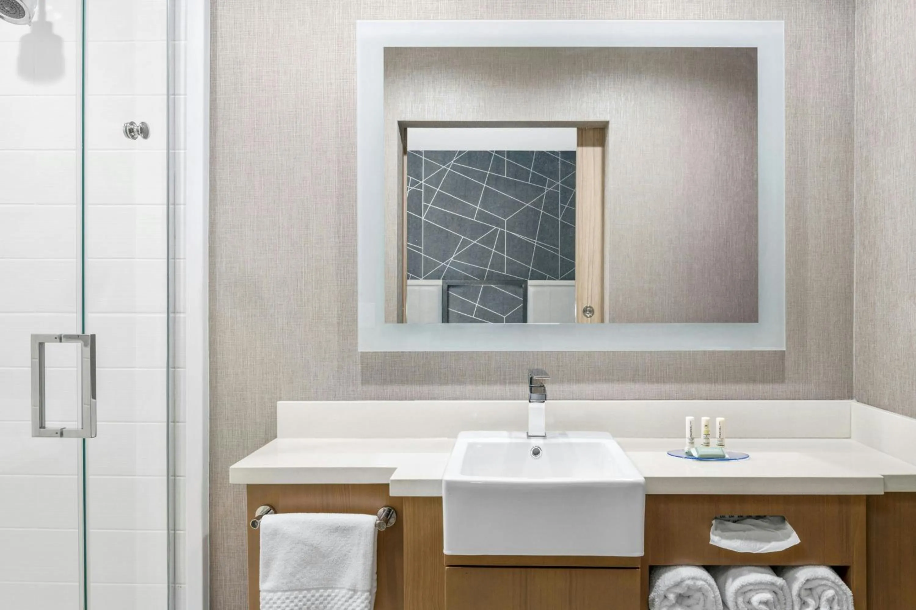 Bathroom in SpringHill Suites by Marriott Riverside Redlands