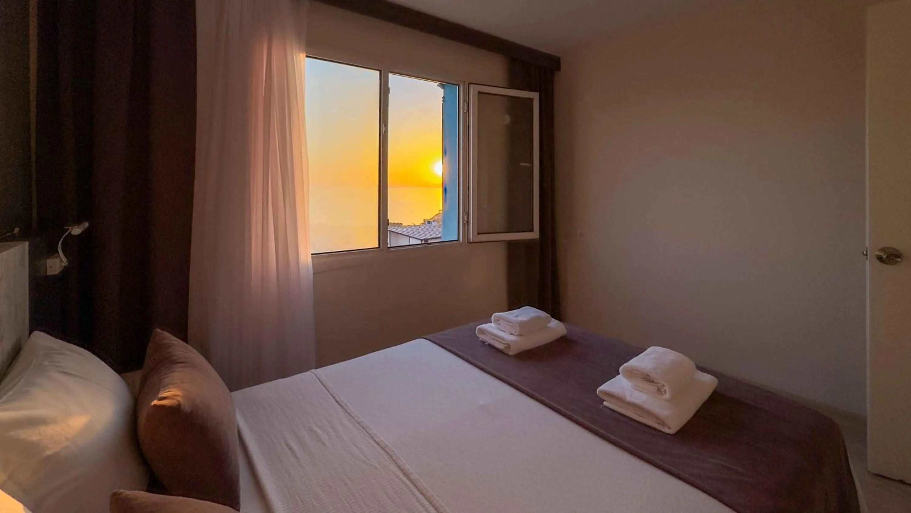 Bedroom, Bed in La Bella Suit Otel