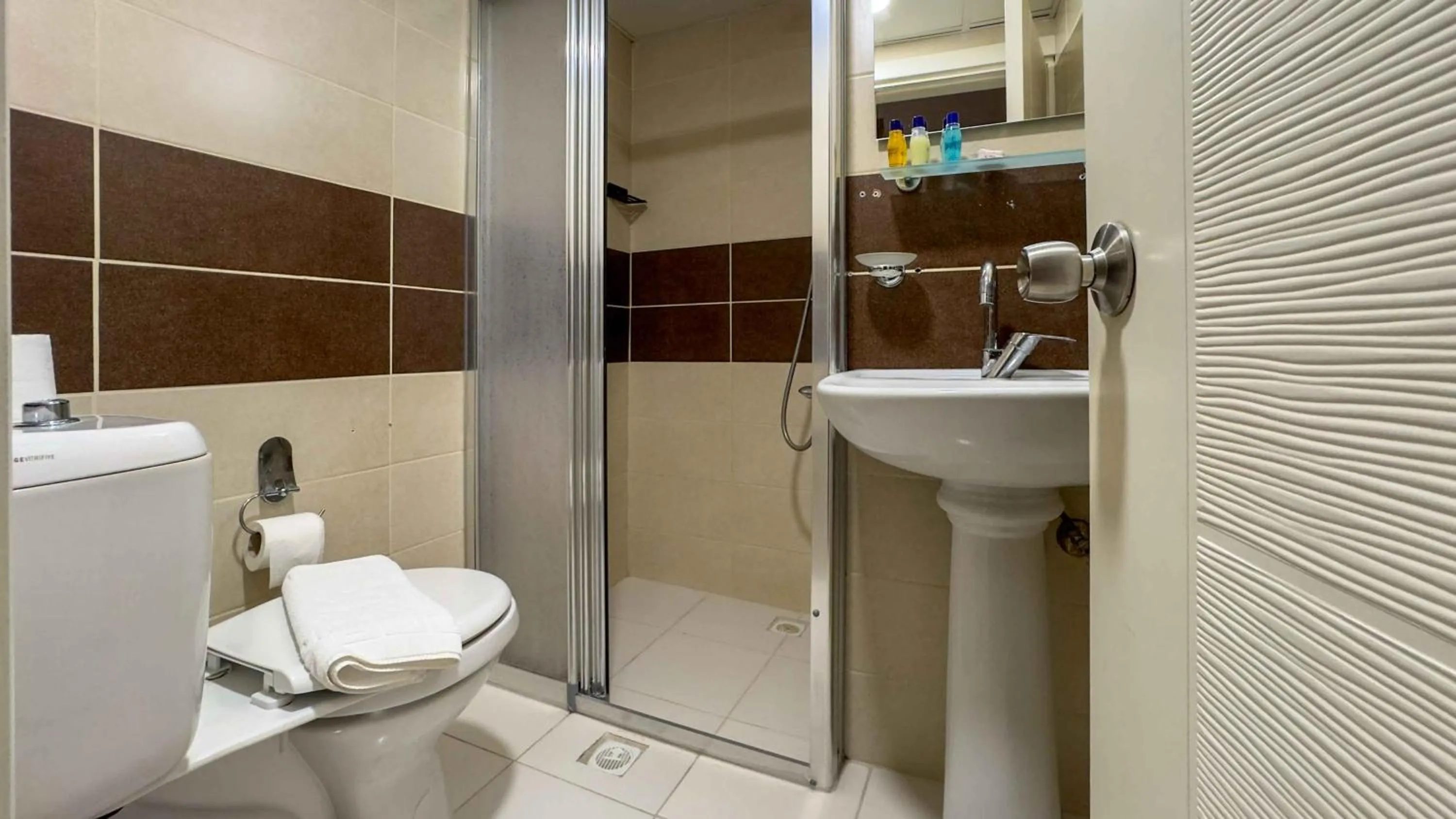 Bathroom in La Bella Suit Otel