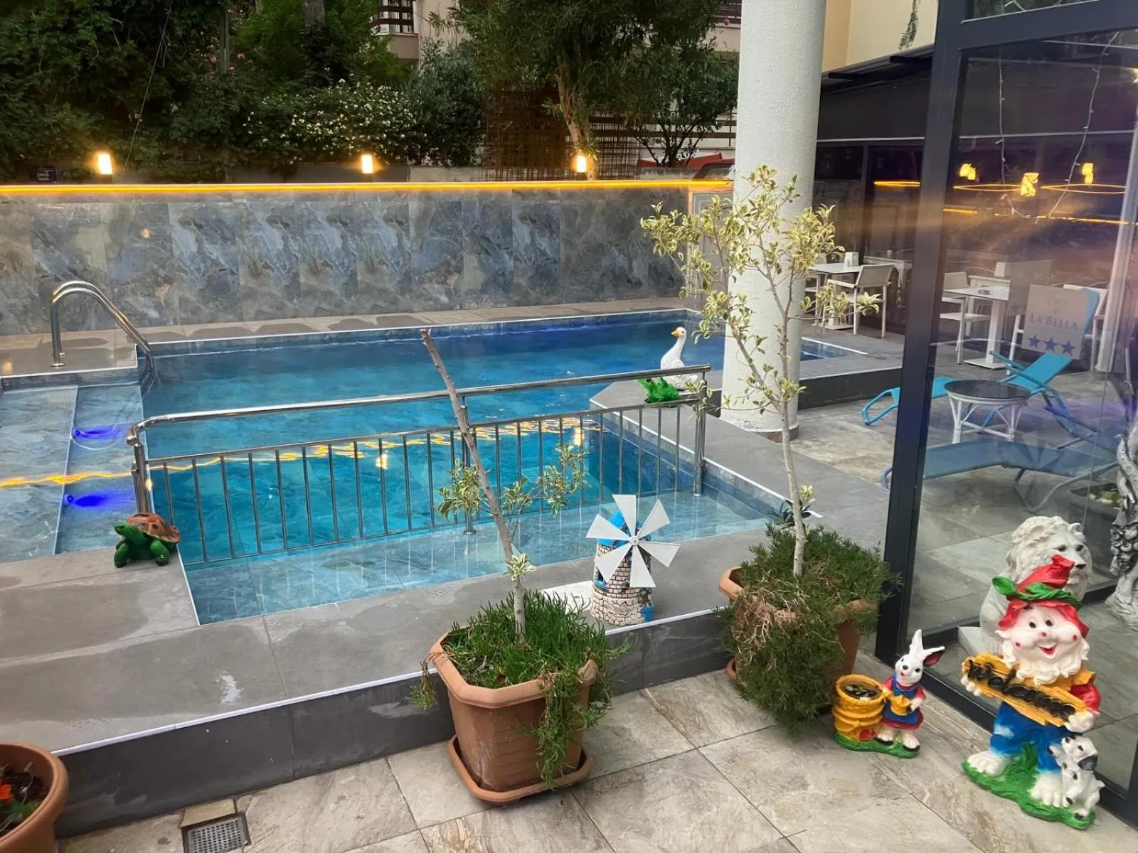 Swimming pool in La Bella Suit Otel