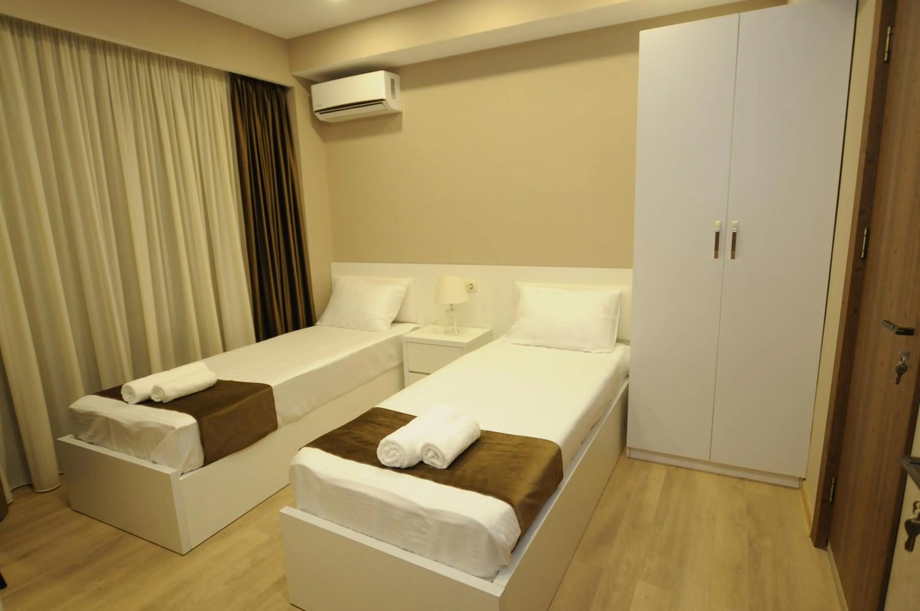 Photo of the whole room in HOTELDS