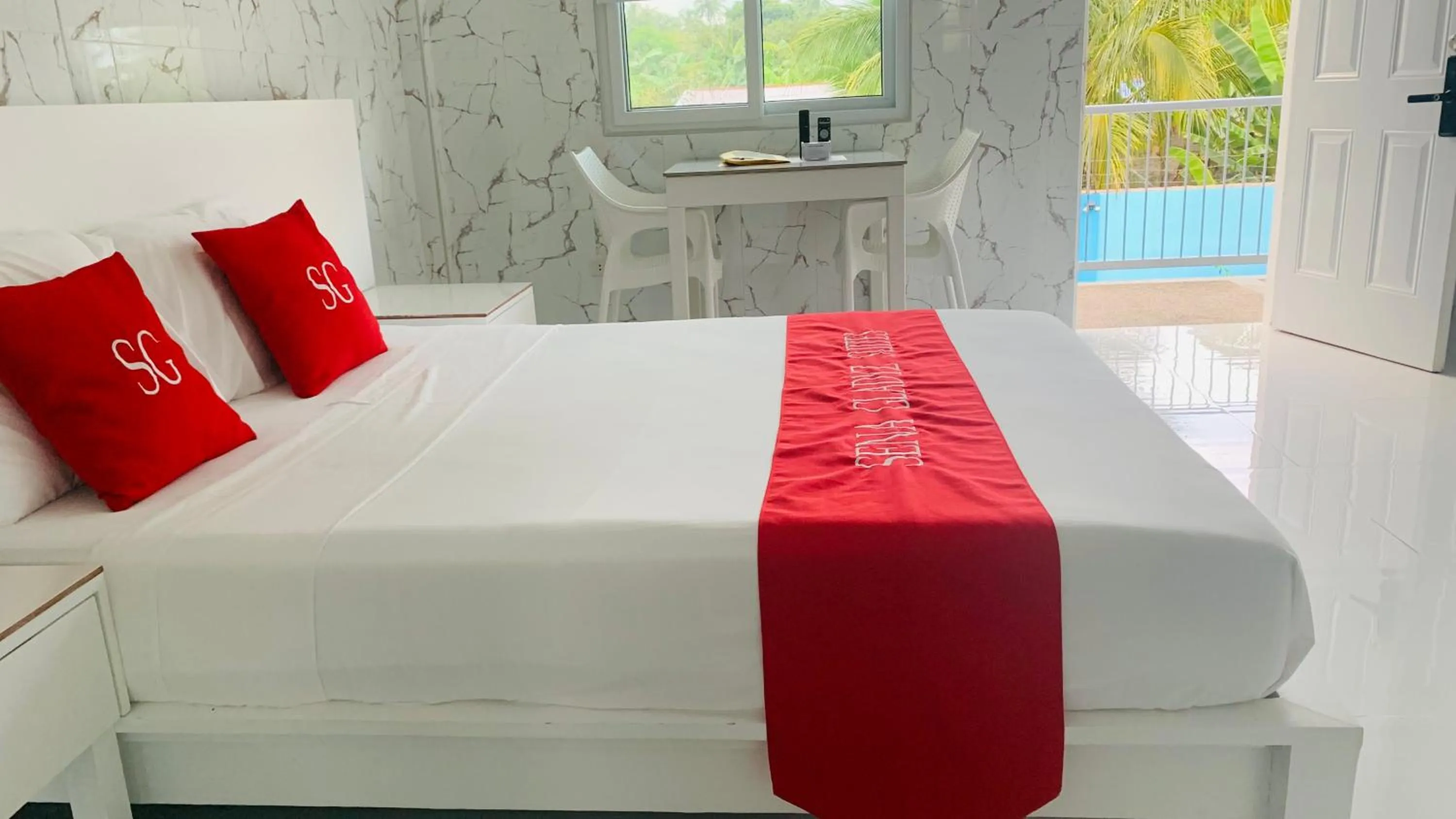 Bed in Sena Gladyz Suites