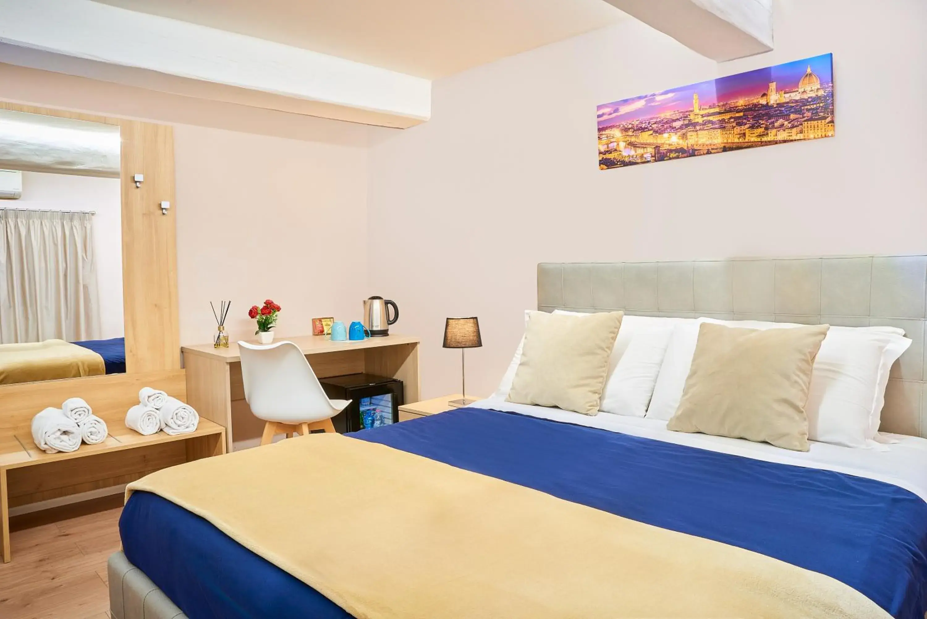 Double Room with Private Bathroom in Firenze Rooms Cathedral B&B Double Room with Private Bathroom in Firenze Rooms Cathedral B&B