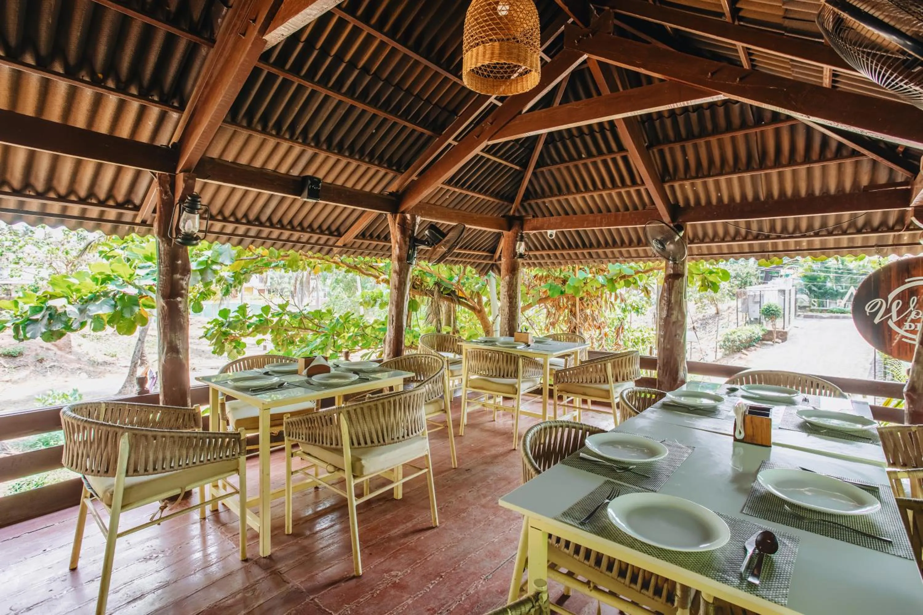 Restaurant/places to eat in Sibaya Beach Resort, Morjim