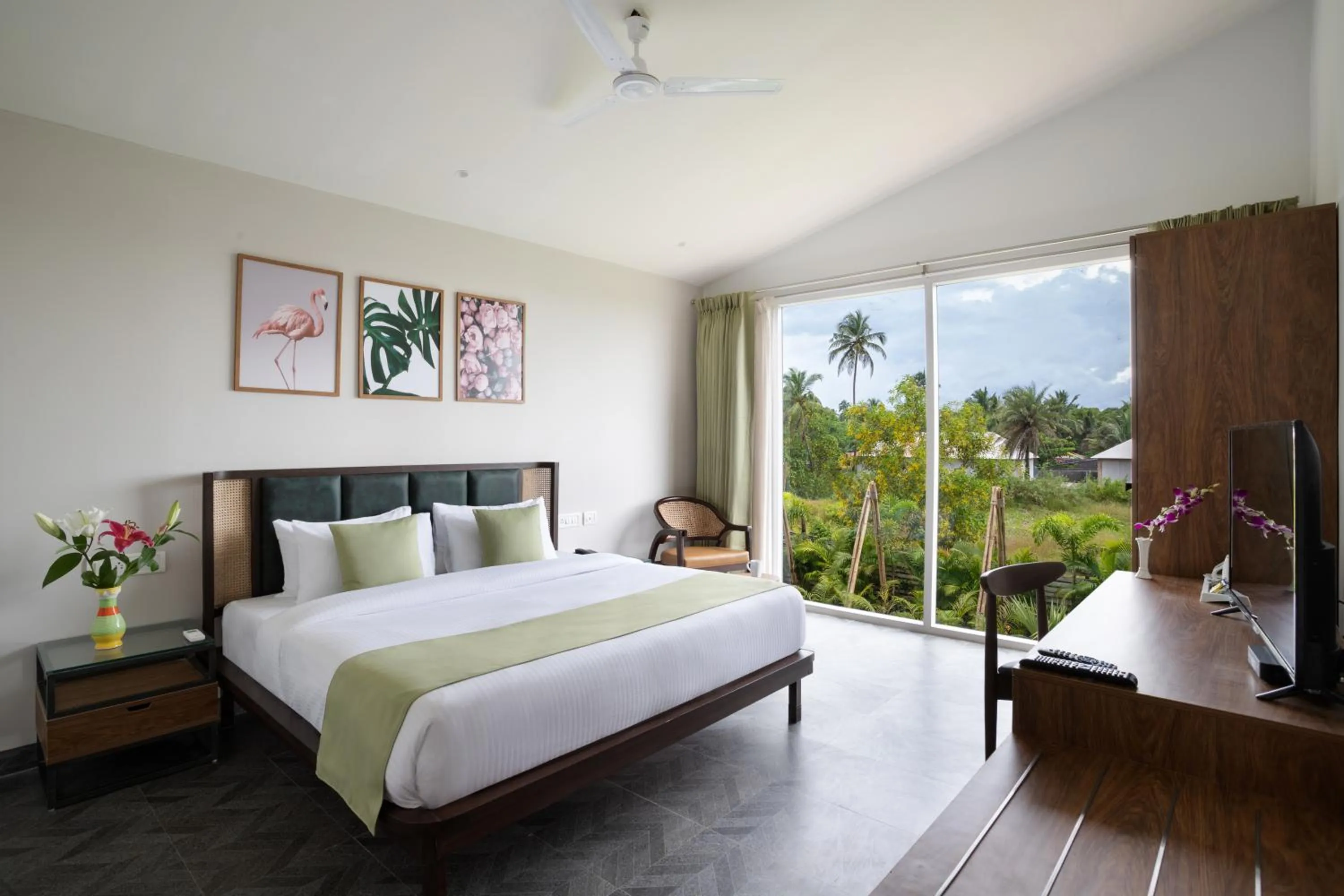 Bed in Sibaya Beach Resort, Morjim