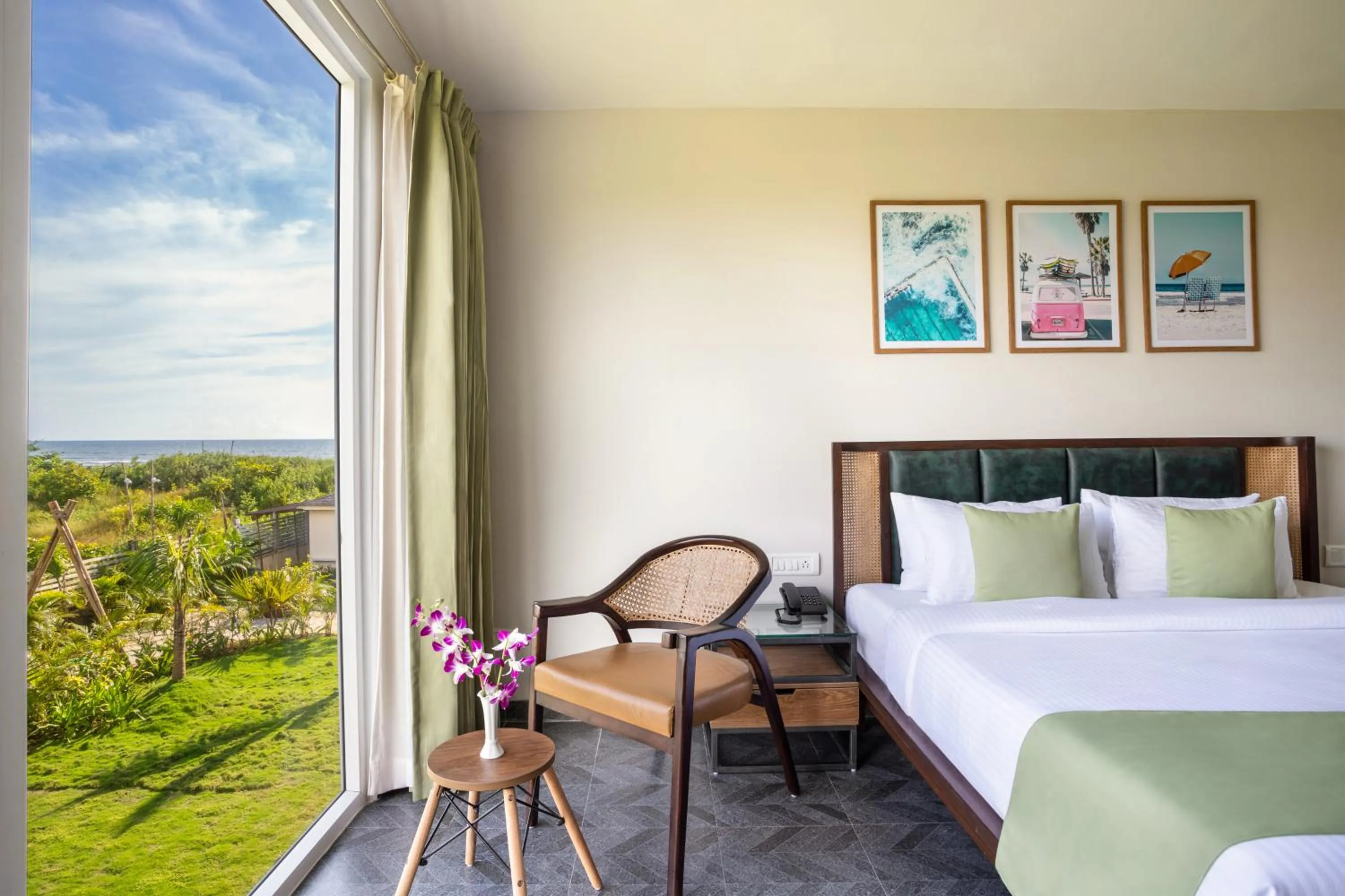 Bed in Sibaya Beach Resort, Morjim