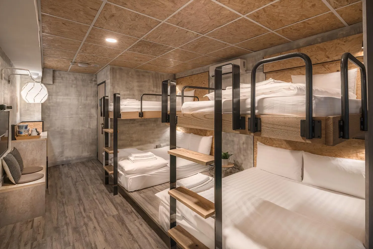 bunk bed, Bed in Tainanwow