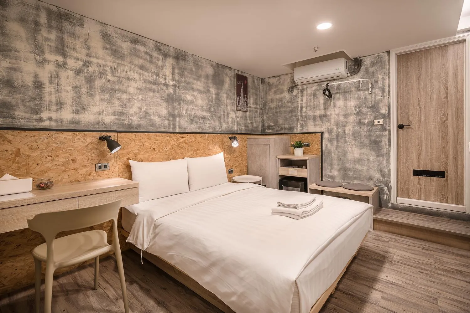 Photo of the whole room, Bed in Tainanwow