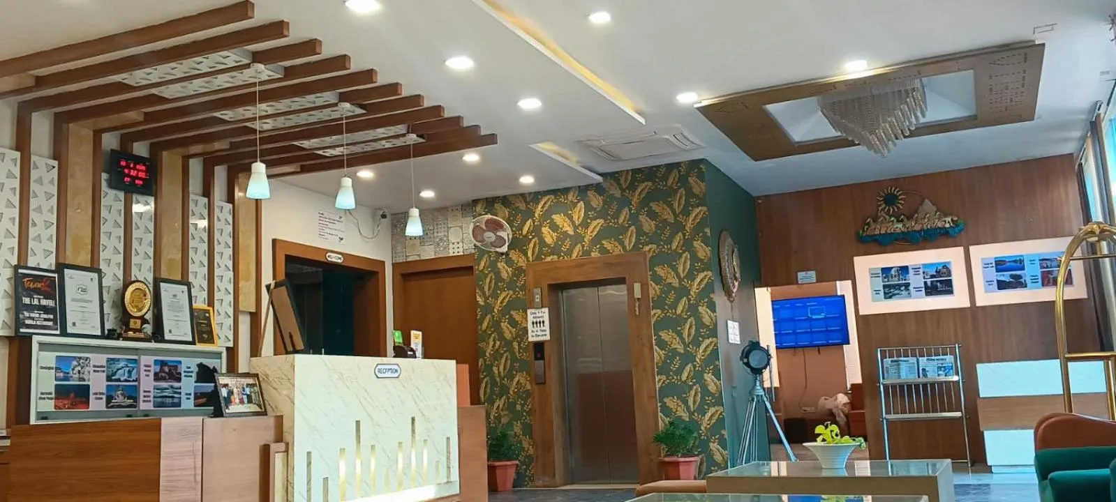 Lobby or reception in The Grand Jabalpur