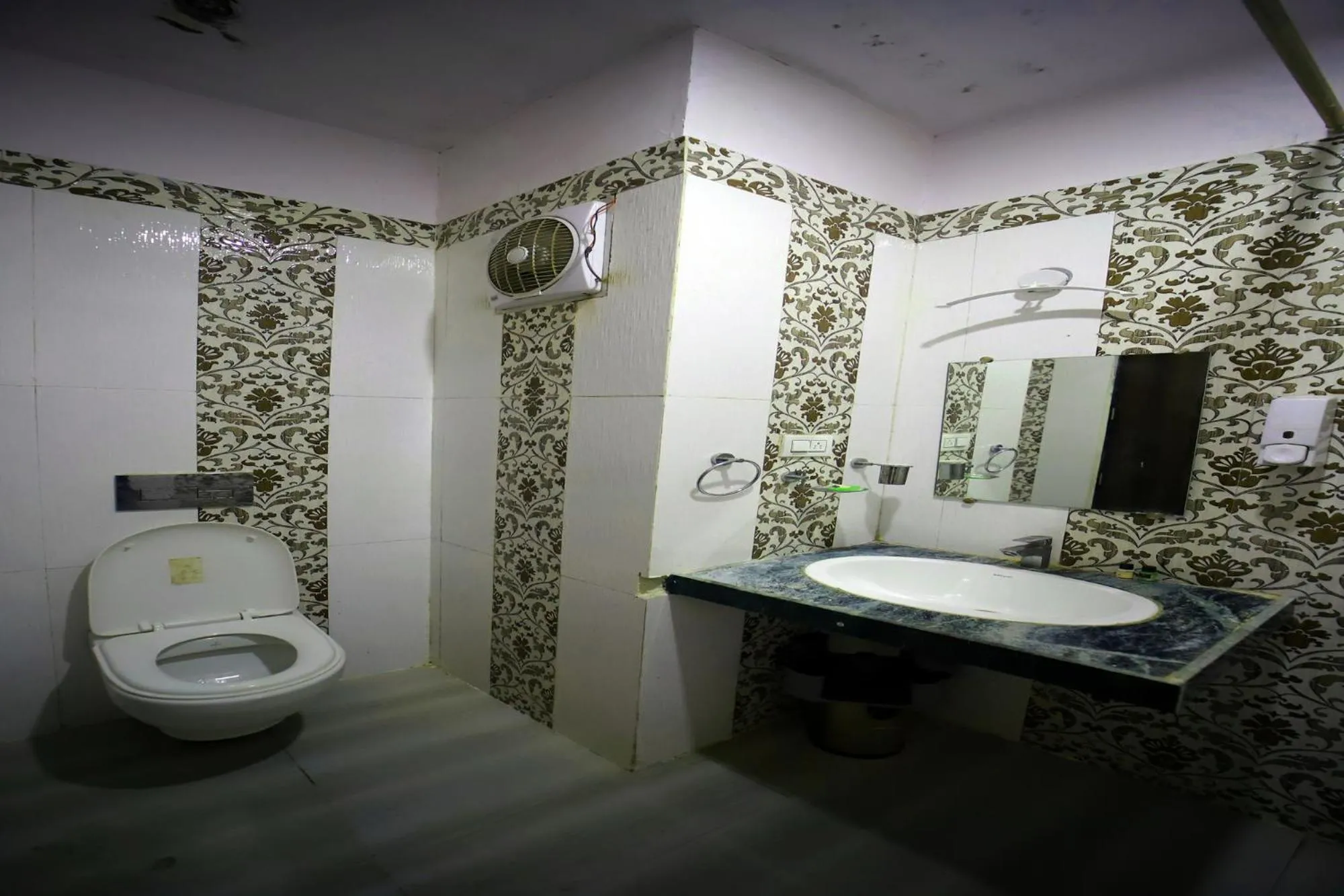 Bathroom in The Grand Jabalpur