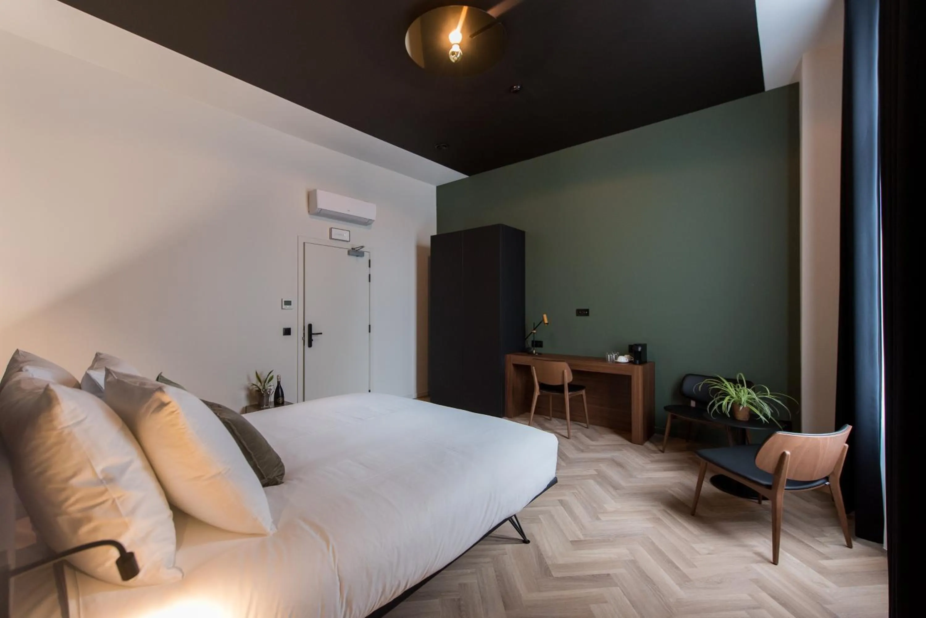 Deluxe Double Room with Bath in Vinotel X