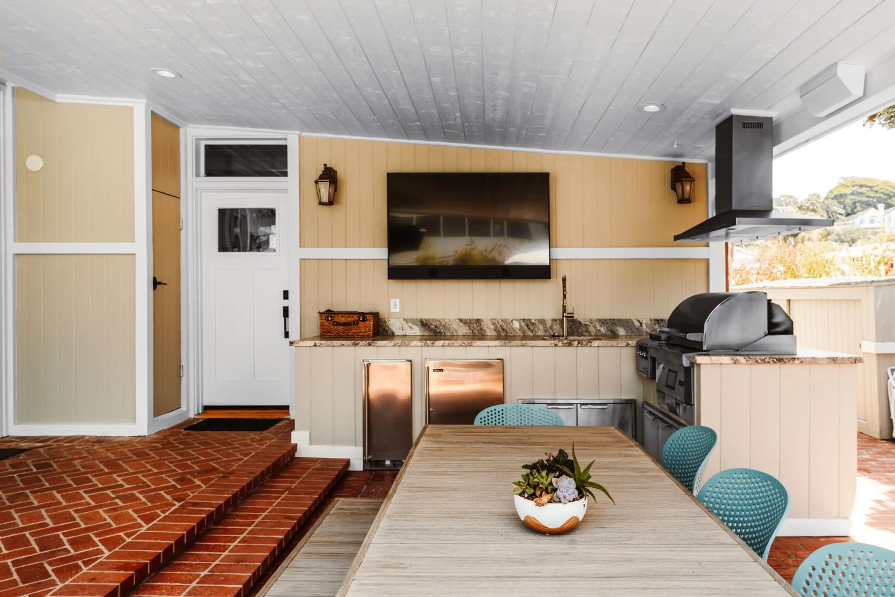 Patio in Del Mar Beach Hotel