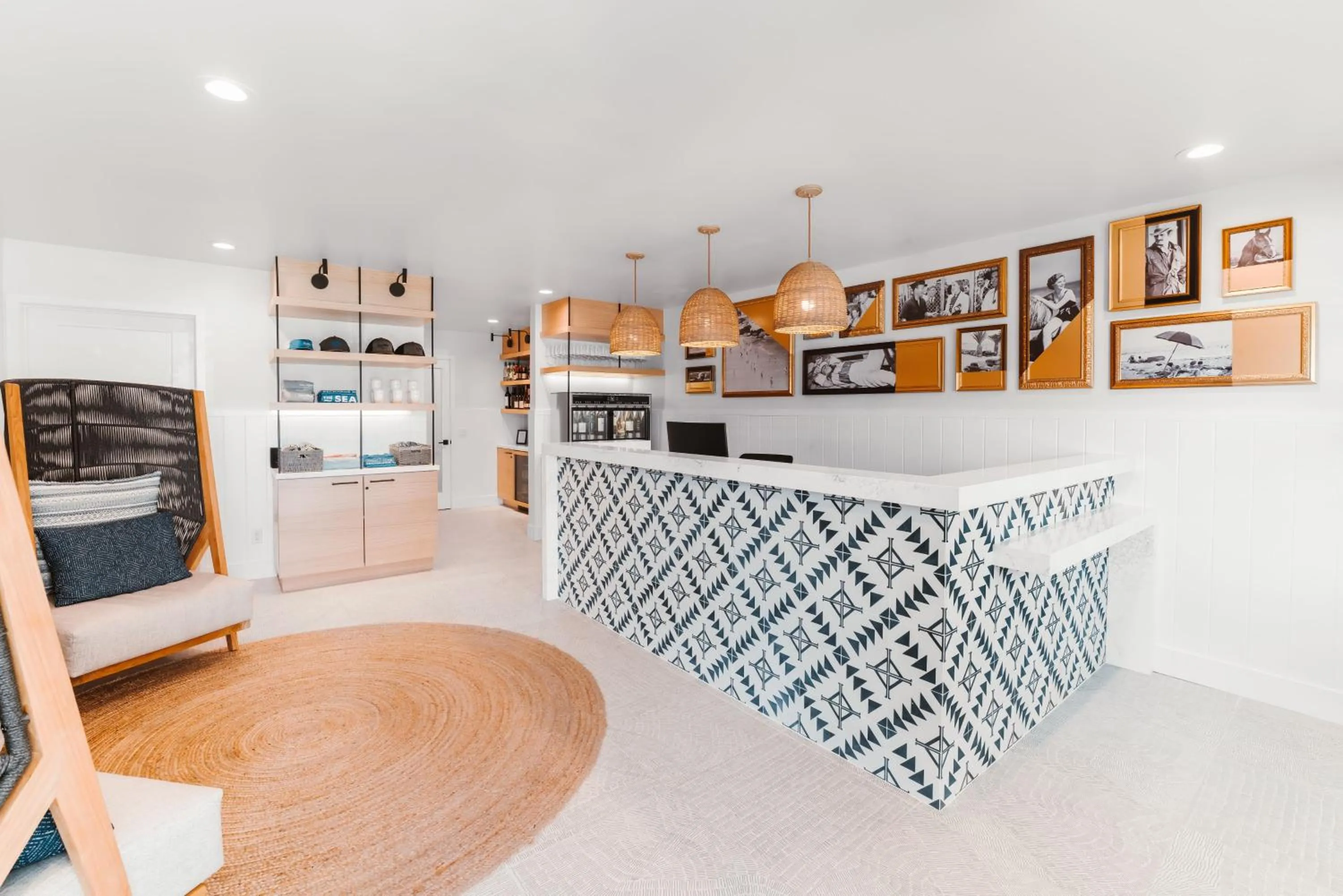 On-site shops in Del Mar Beach Hotel